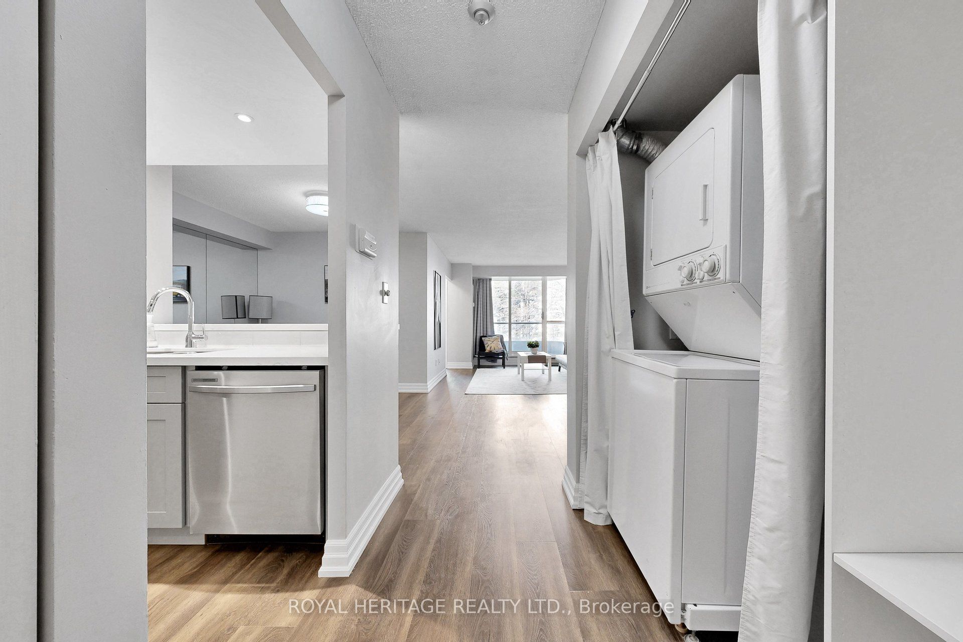 20 guildwood Parkway 207, Toronto, ON M1B 5E6 photo 3