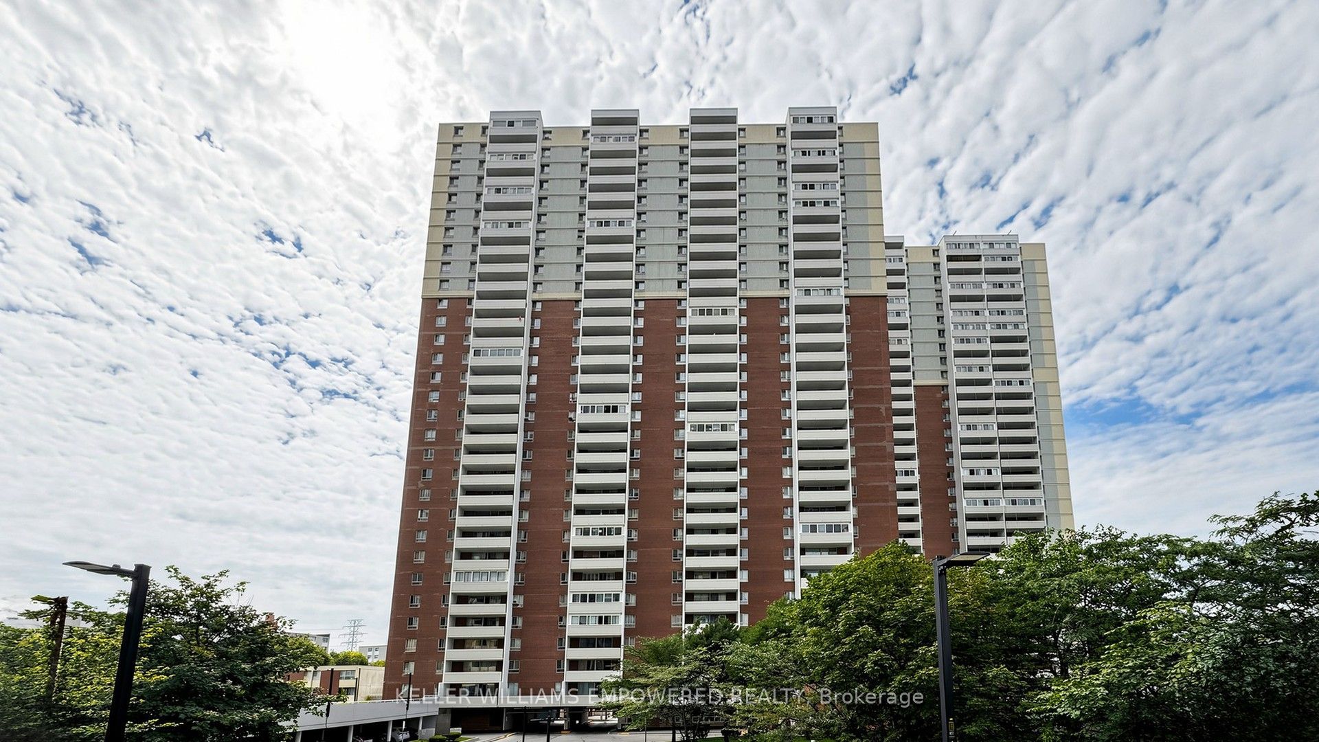 1 Massey Square 2312, Toronto, ON M4C 5L4 photo 2