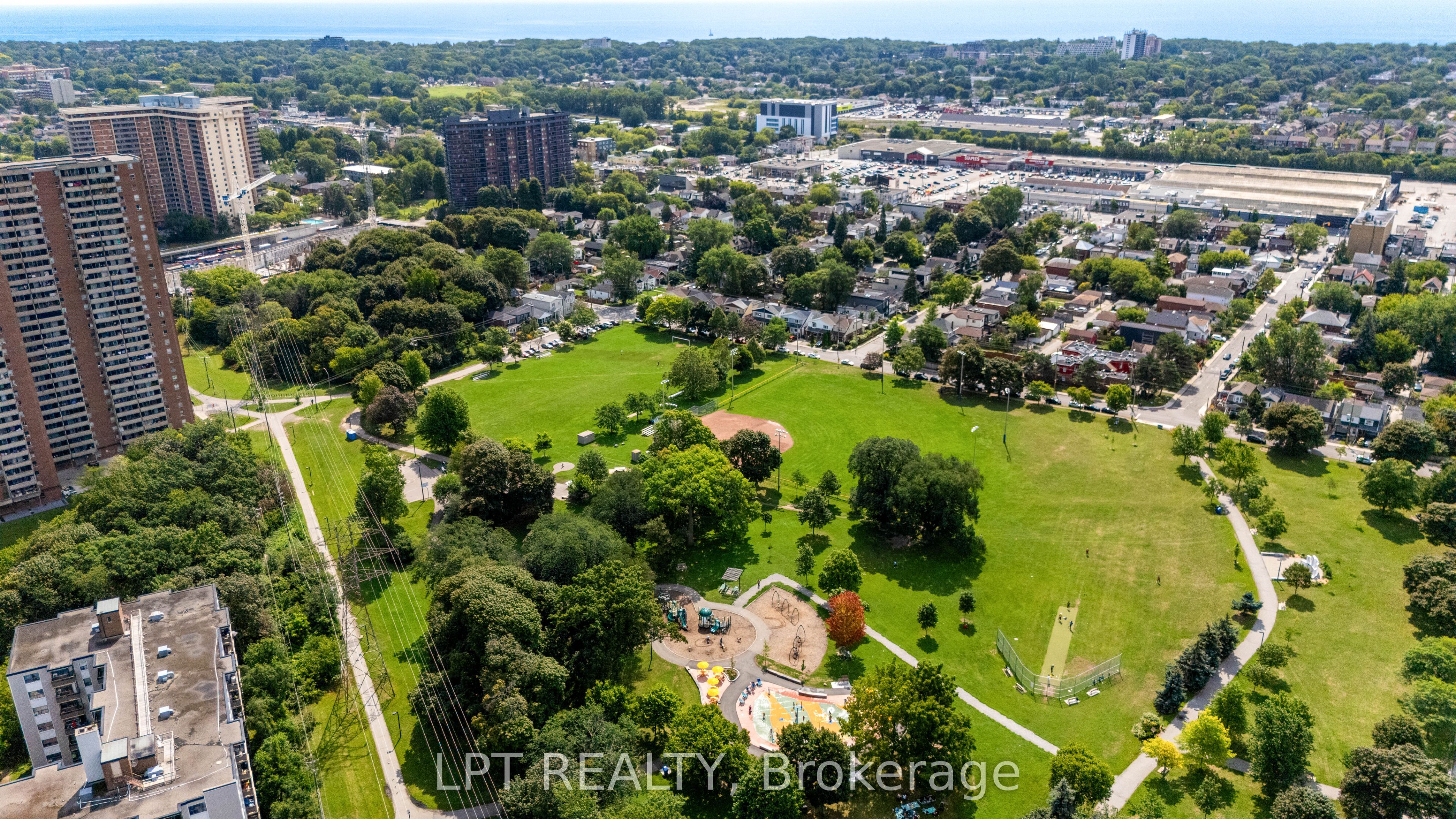 5 Massey Square 2811, Toronto, ON M4C 5L6 photo 3