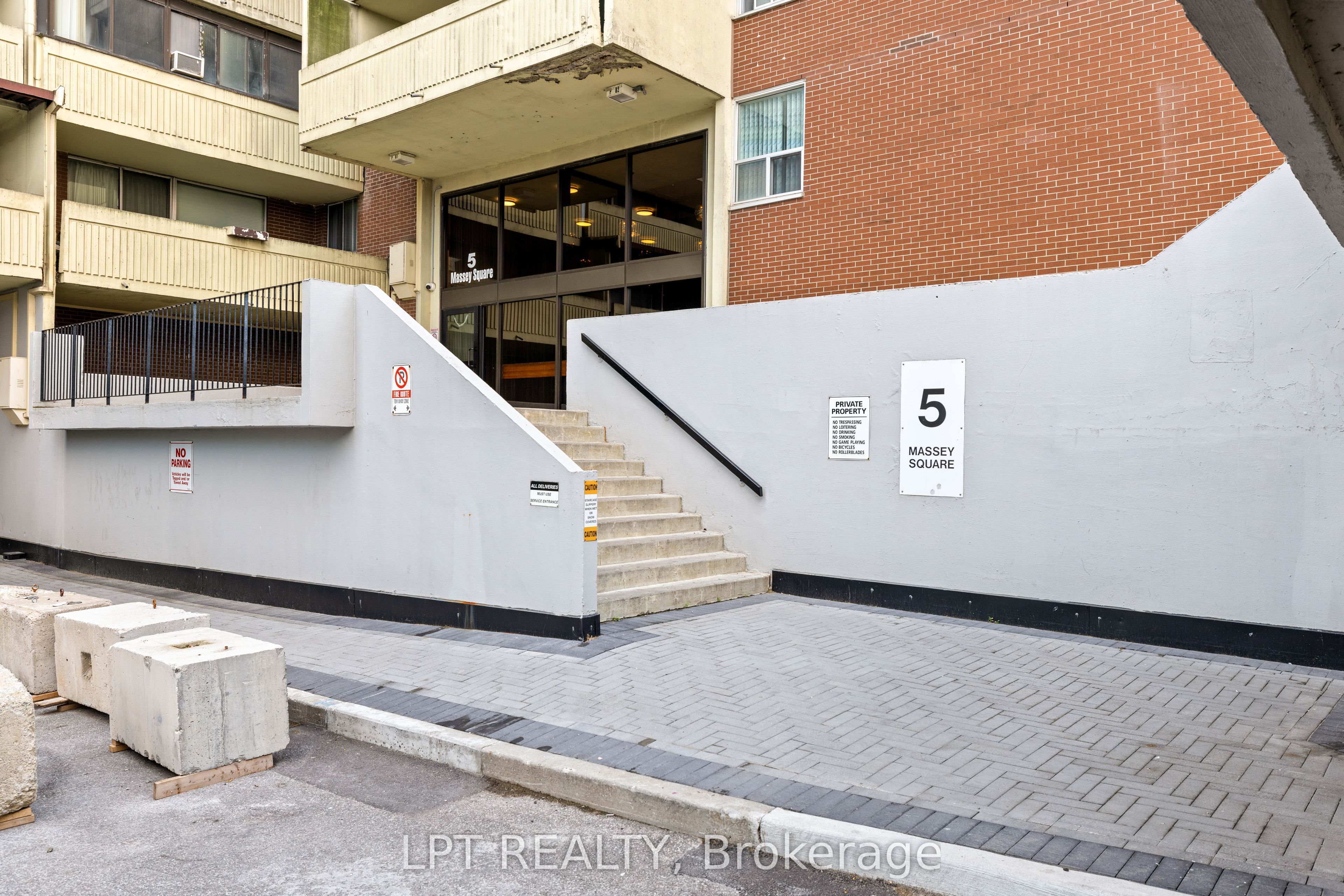 5 Massey Square 2811, Toronto, ON M4C 5L6 photo 5
