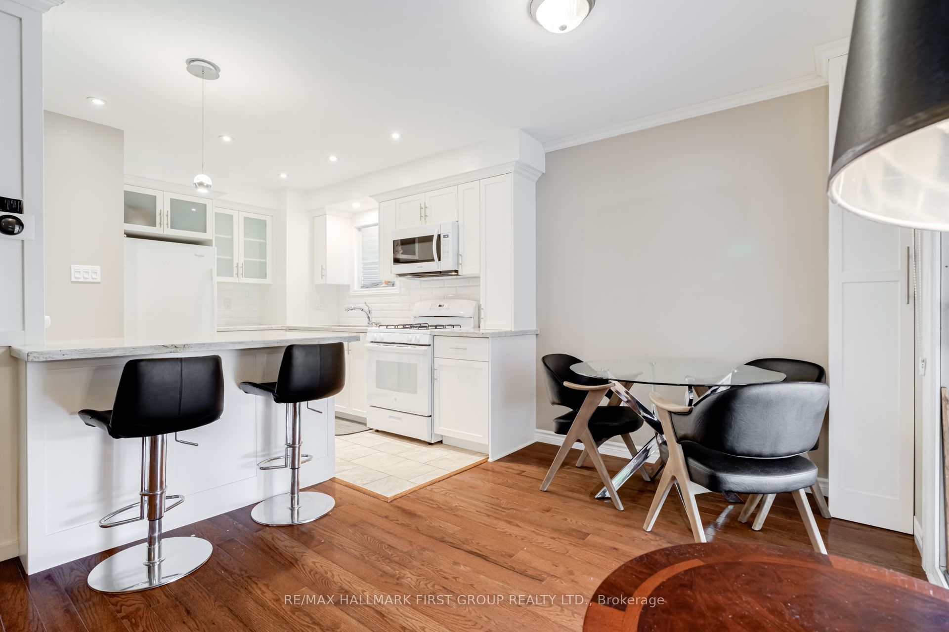 30 Stockbridge Crescent, Ajax, ON L1T 2G7 photo 4