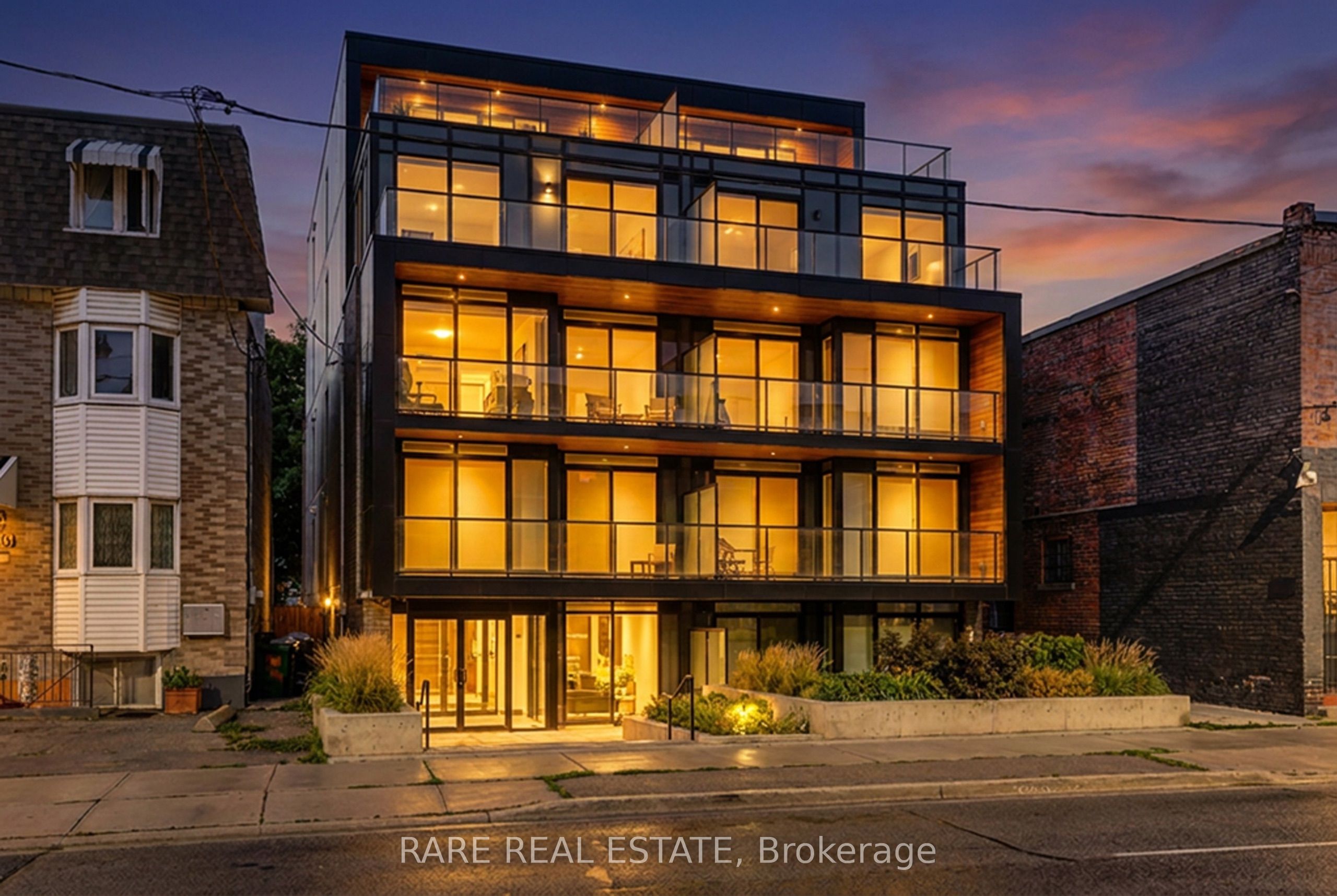 890 & 892 Broadview Avenue, Toronto, ON M4K 2R1