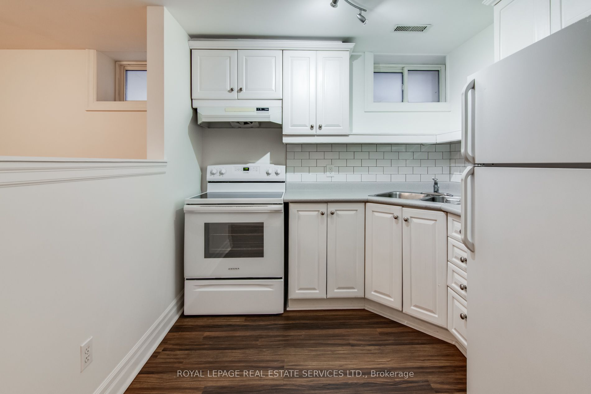 116 Gillard Avenue L, Toronto, ON M4J 4N6 photo 5