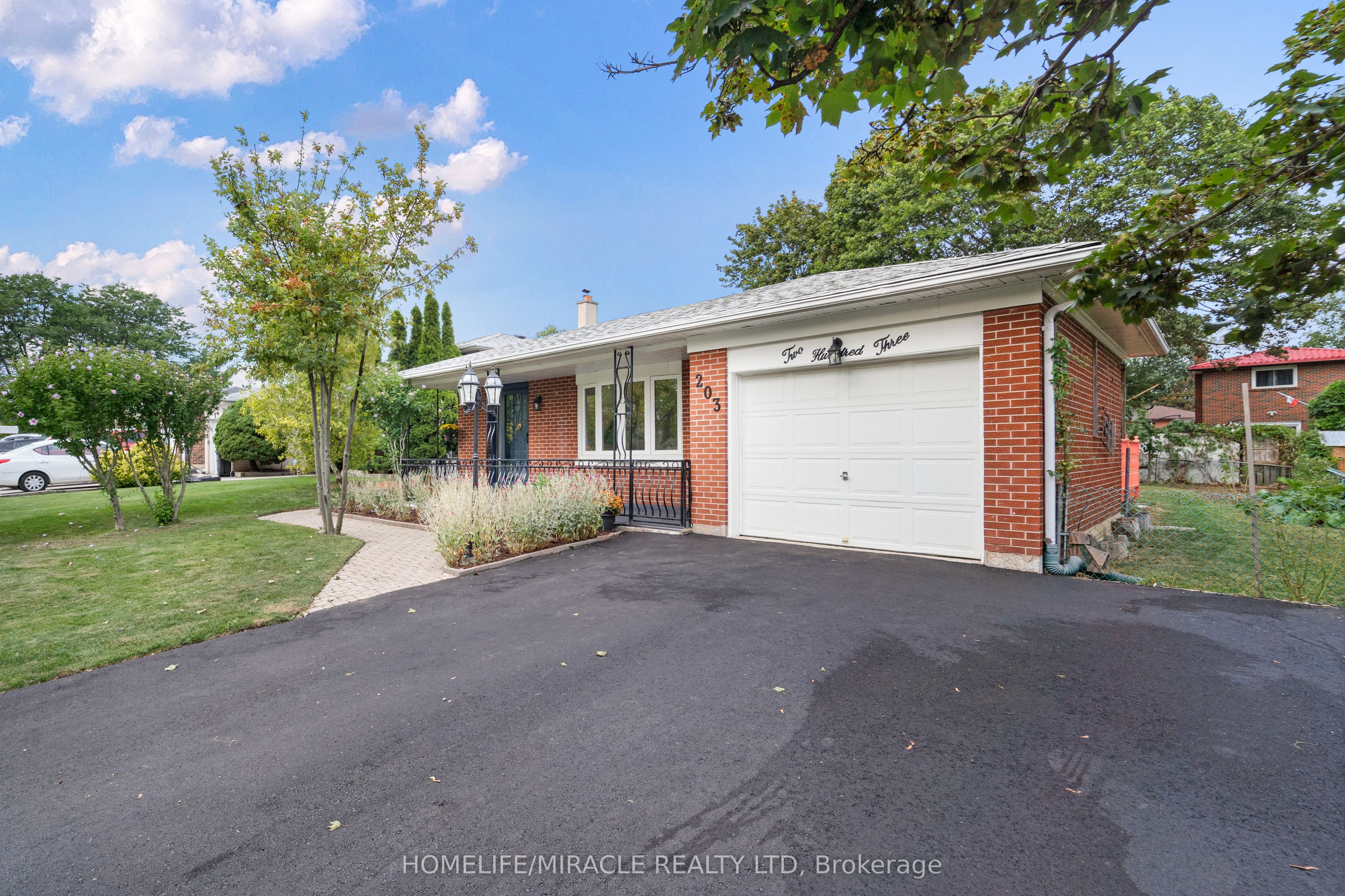 203 Centennial Road, Toronto, ON M1C 2A2 photo 2