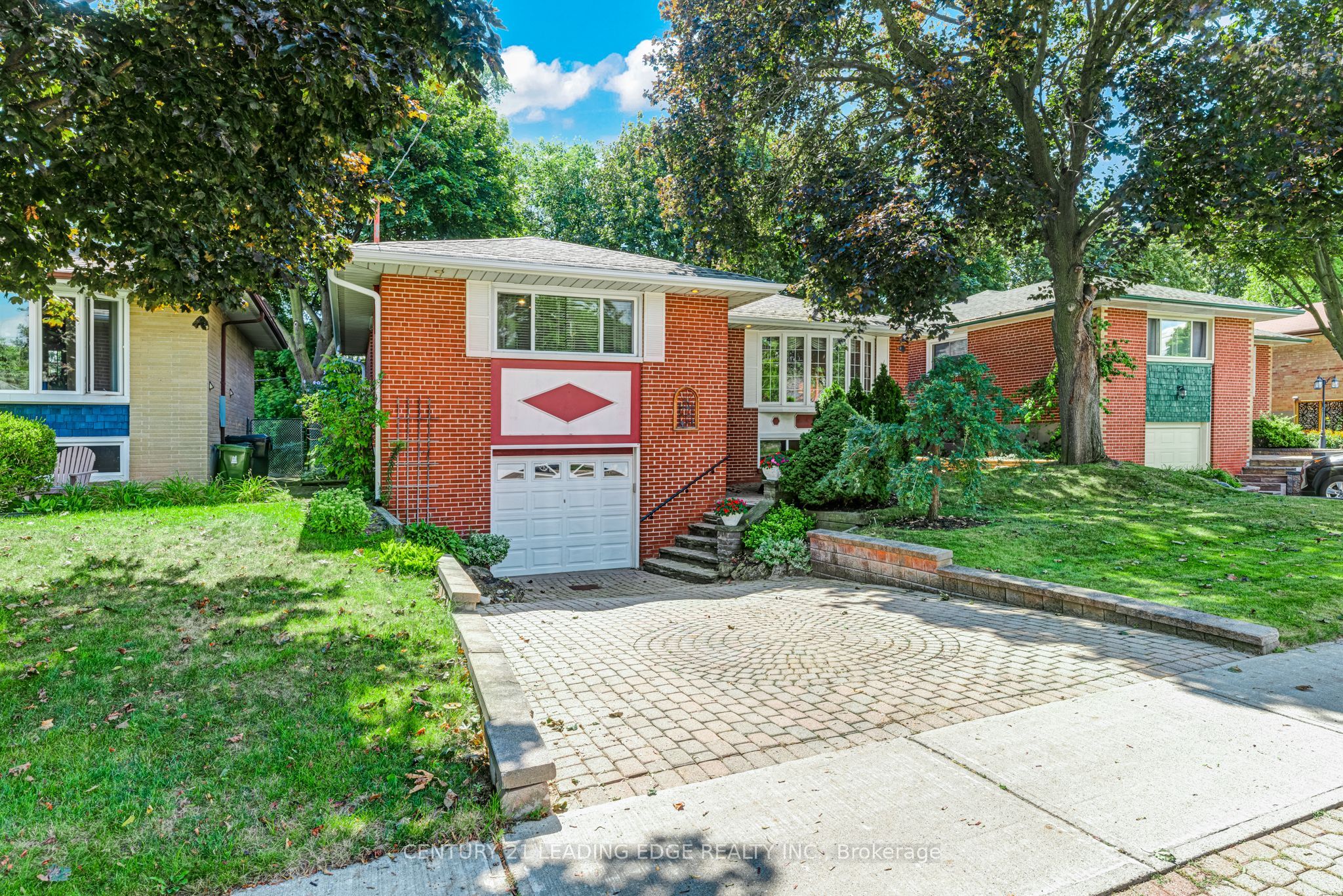 39 Wantanopa Crescent, Toronto, ON M1H 2B2 photo 3