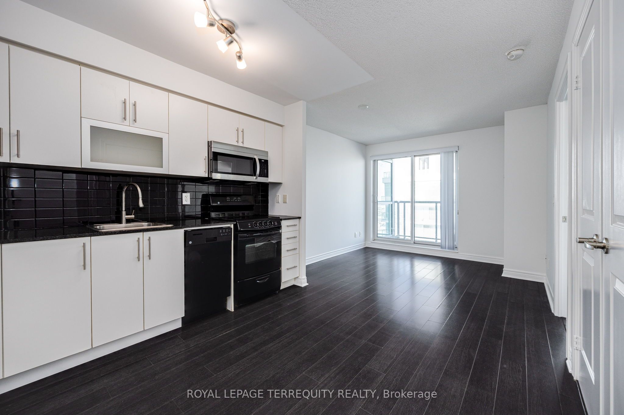 50 Town Centre Court 3606, Toronto, ON M1P 0A9 photo 4