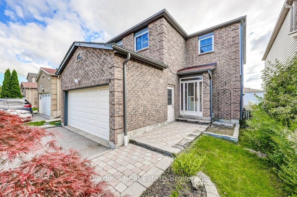 2013 Shay Drive, Pickering, ON L1X 1Y1 photo 2