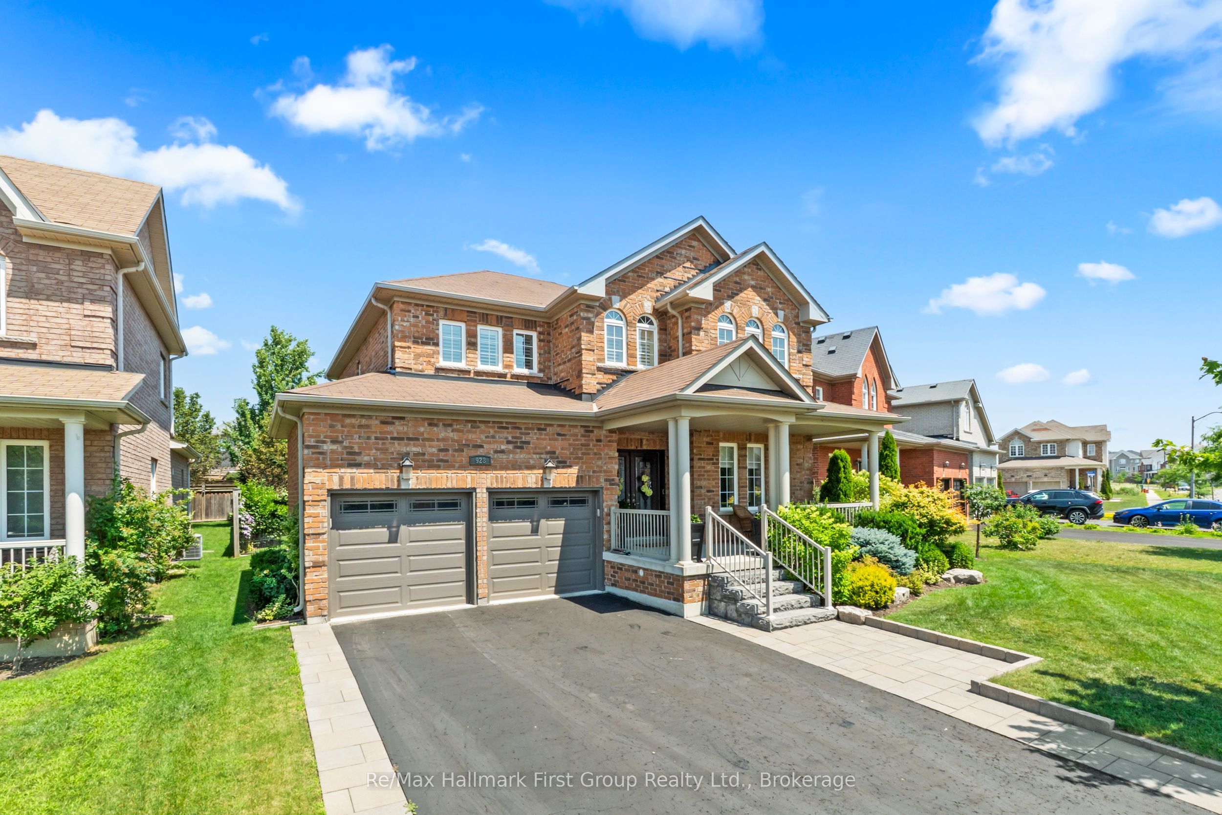 928 Black Cherry Drive, Oshawa, ON L1K 0P6 photo 2