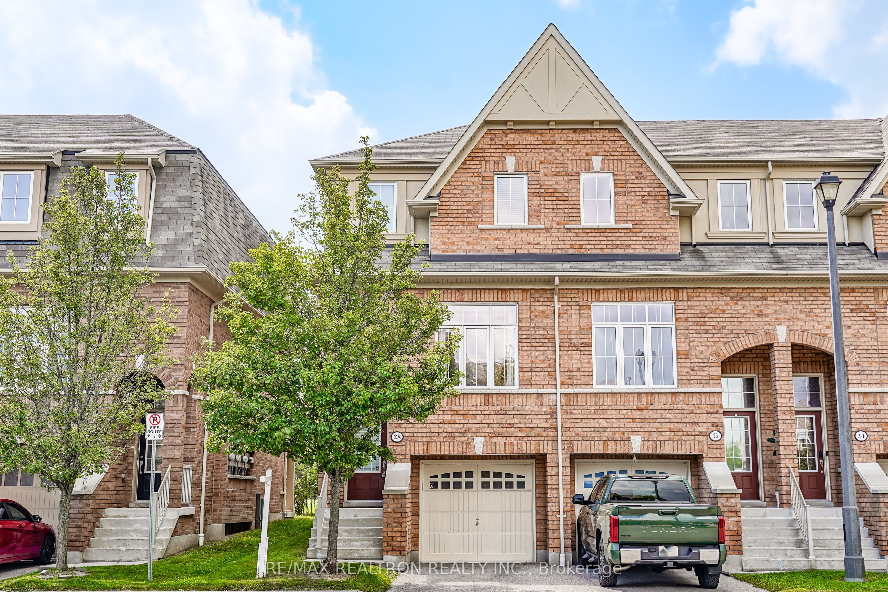 28 Burtonbury Lane, Ajax, ON L1Z 0L3