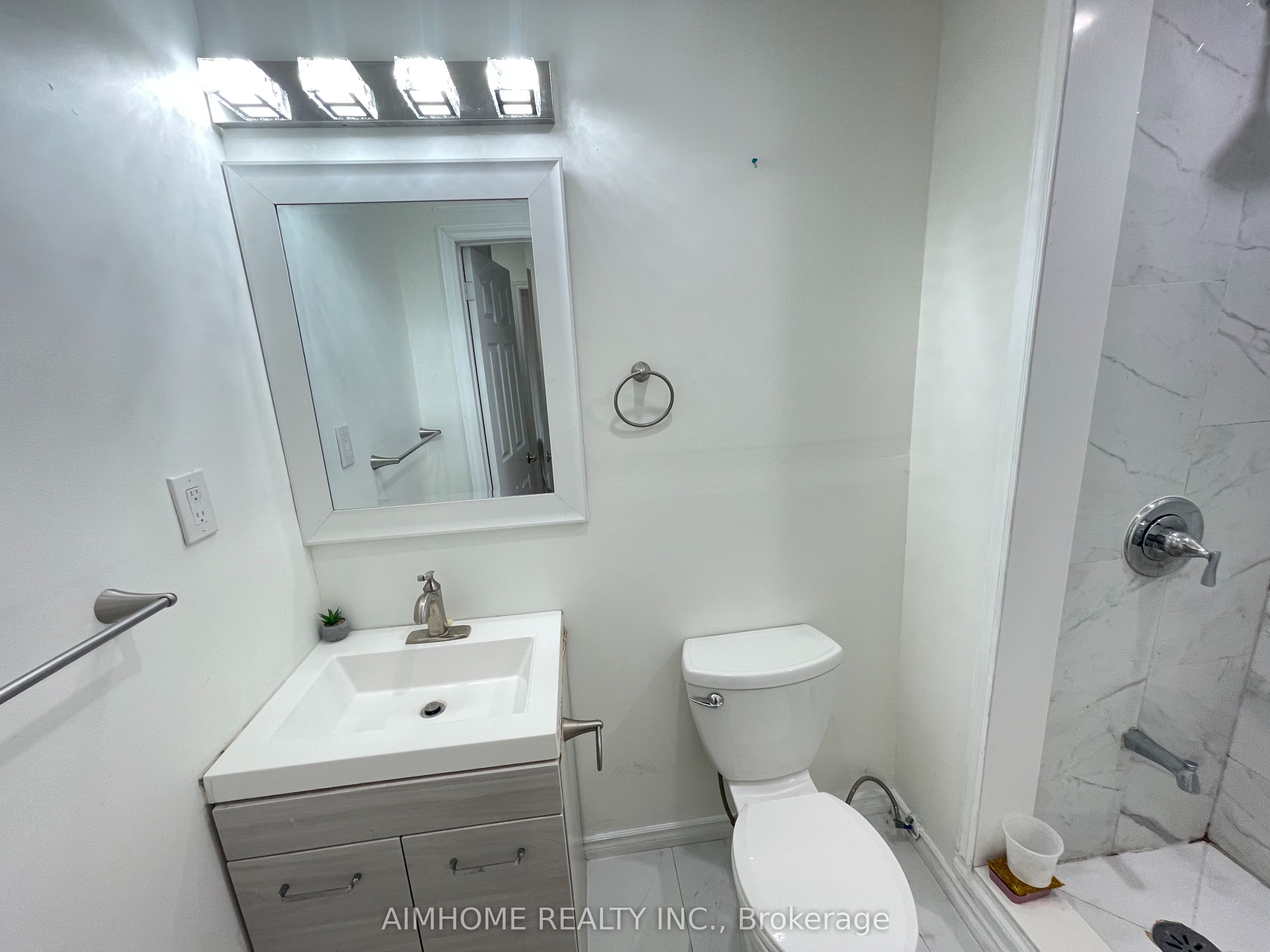 4 Mcgrath Court Main & Lower Level, Toronto, ON M1C 3B5 photo 4