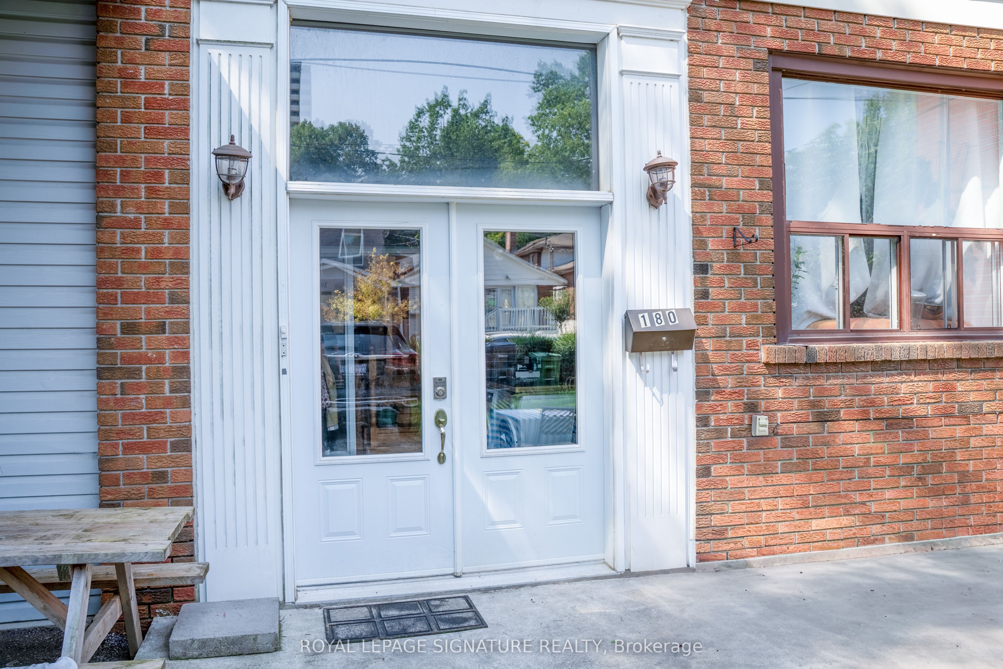 180 Leyton Avenue Bsmt, Toronto, ON M1L 3V6