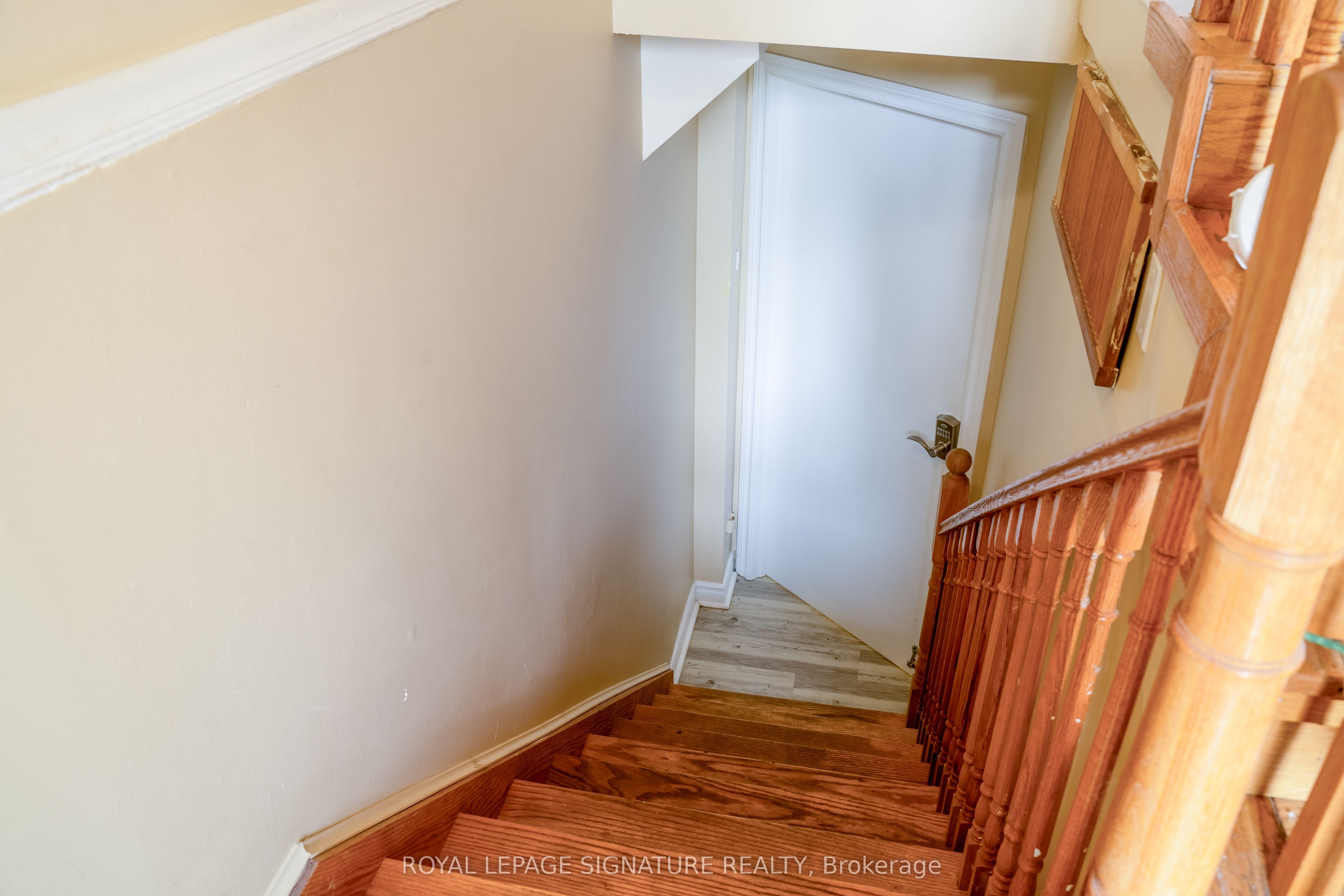 180 Leyton Avenue Bsmt, Toronto, ON M1L 3V6 photo 2
