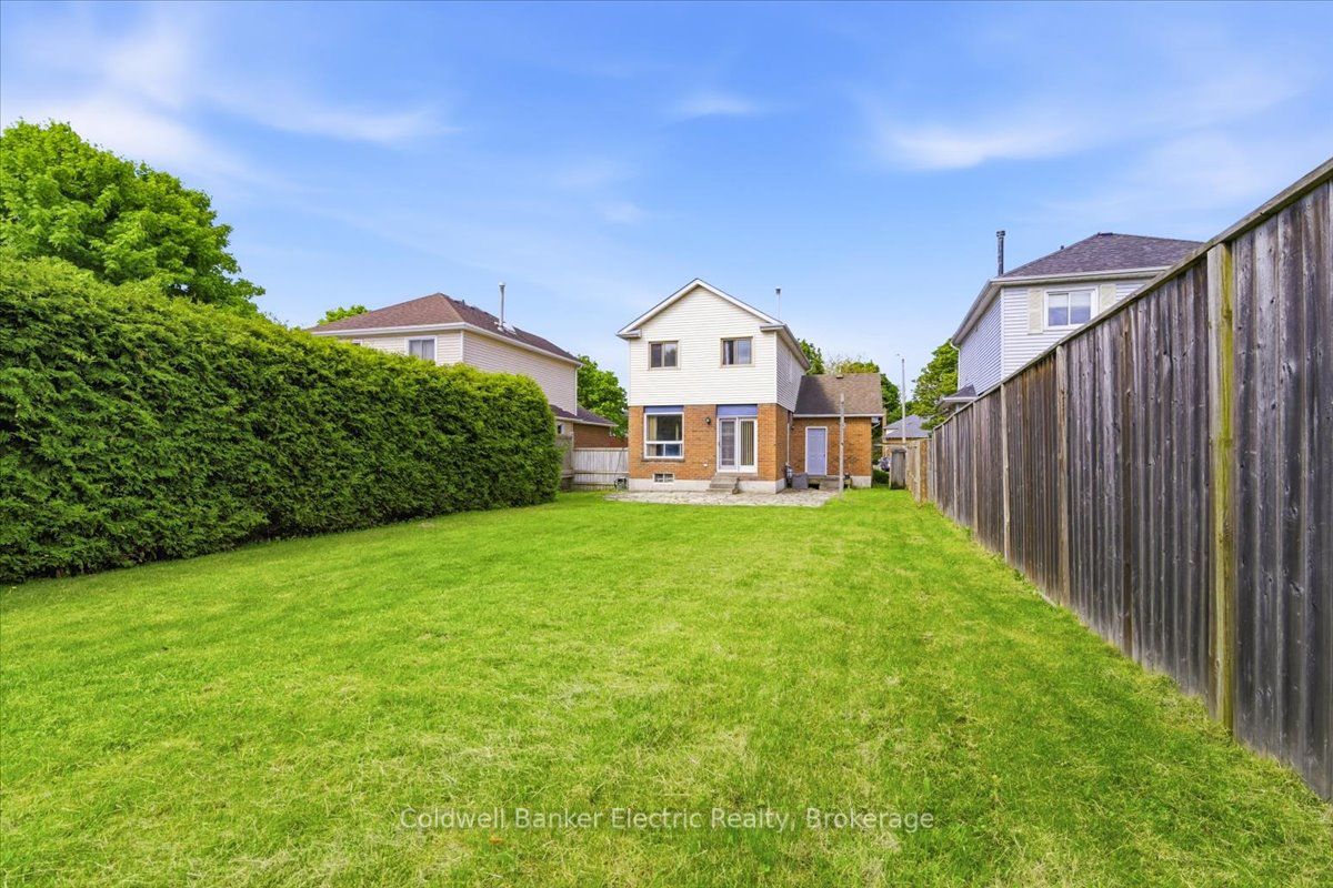3 Walbridge Court, Clarington, ON L1C 4B7 photo 2