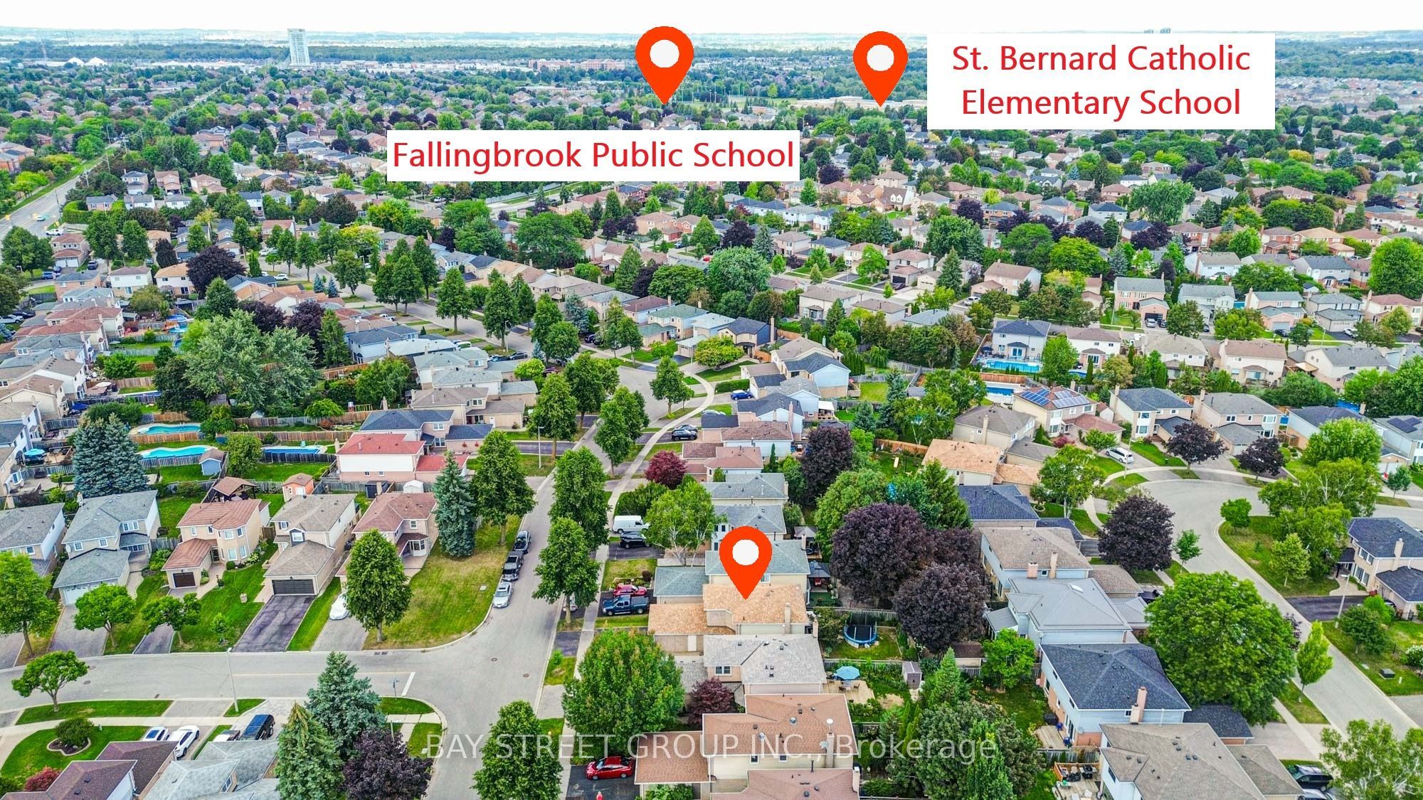 10 Hemingford Place, Whitby, ON L1R 1G1 photo 2