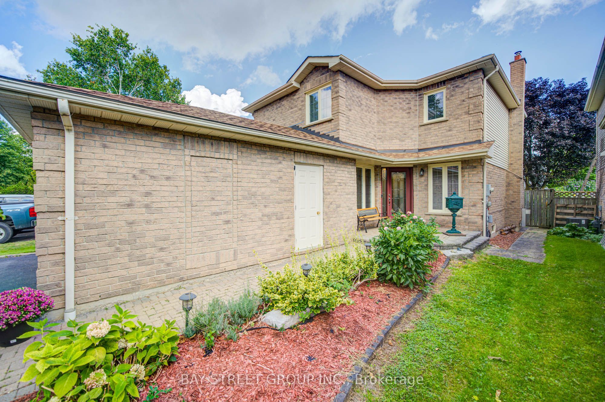10 Hemingford Place, Whitby, ON L1R 1G1 photo 5