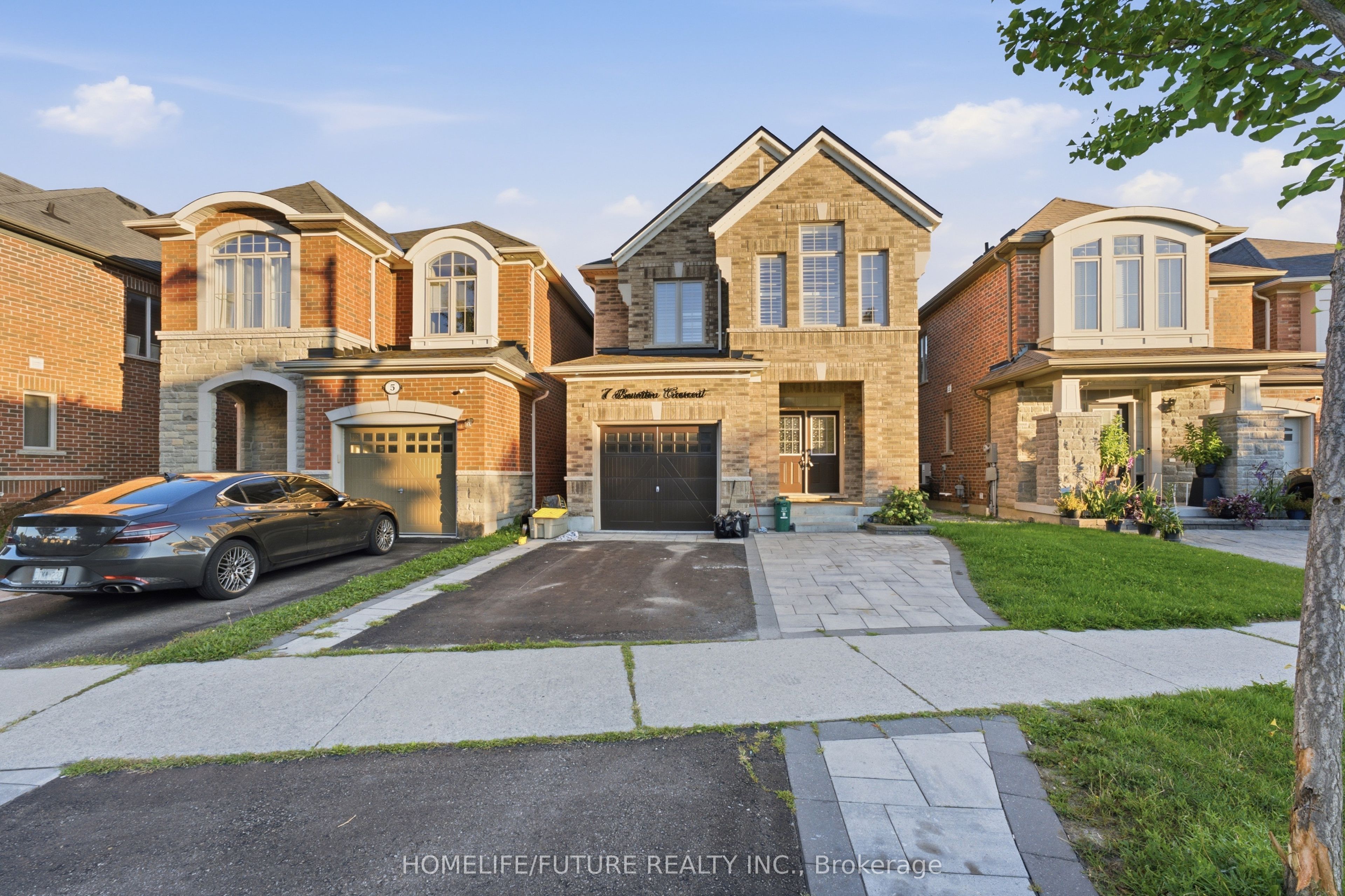 7 Beverton Crescent, Ajax, ON L1T 0L8