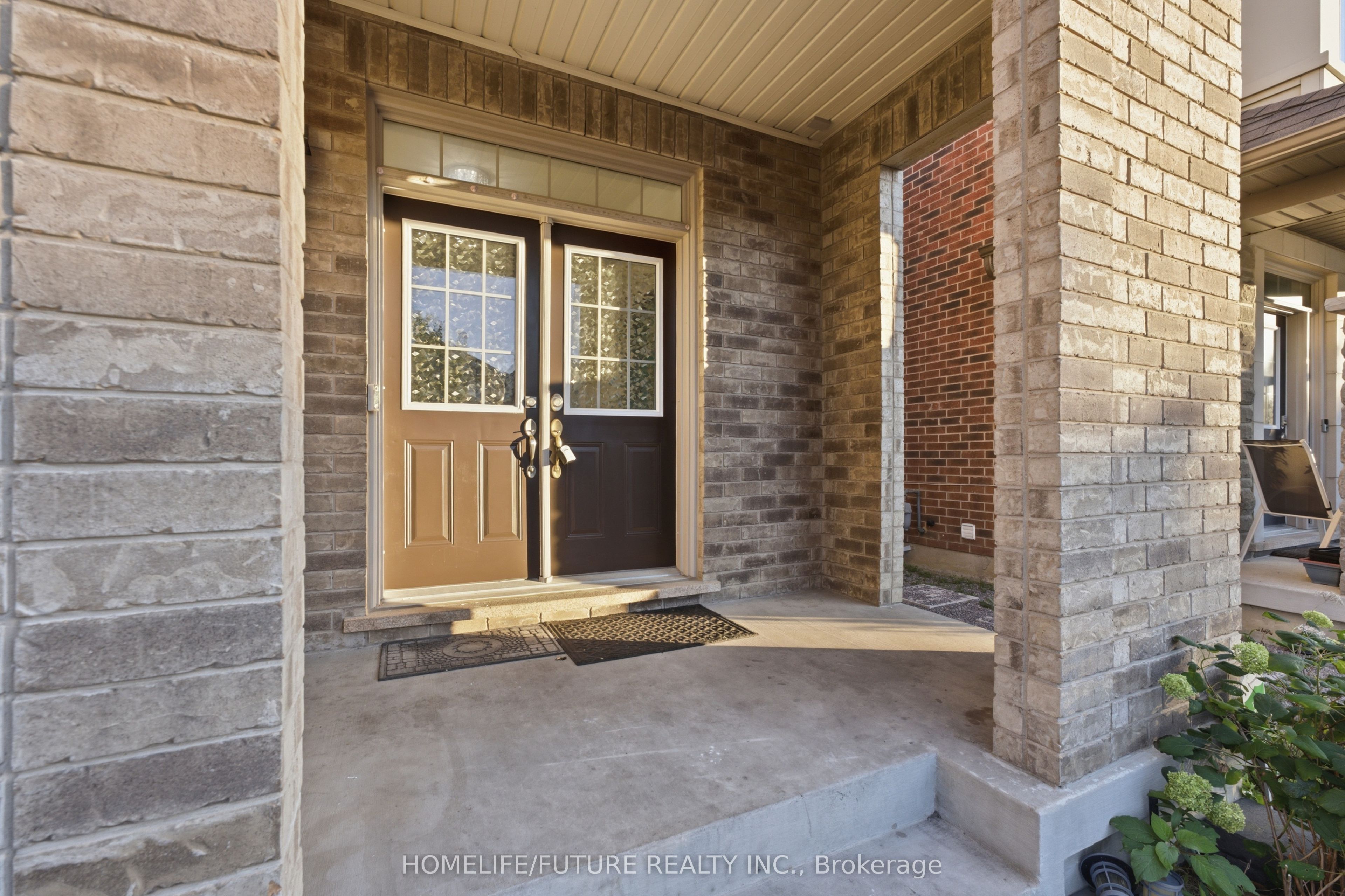 7 Beverton Crescent, Ajax, ON L1T 0L8 photo 3
