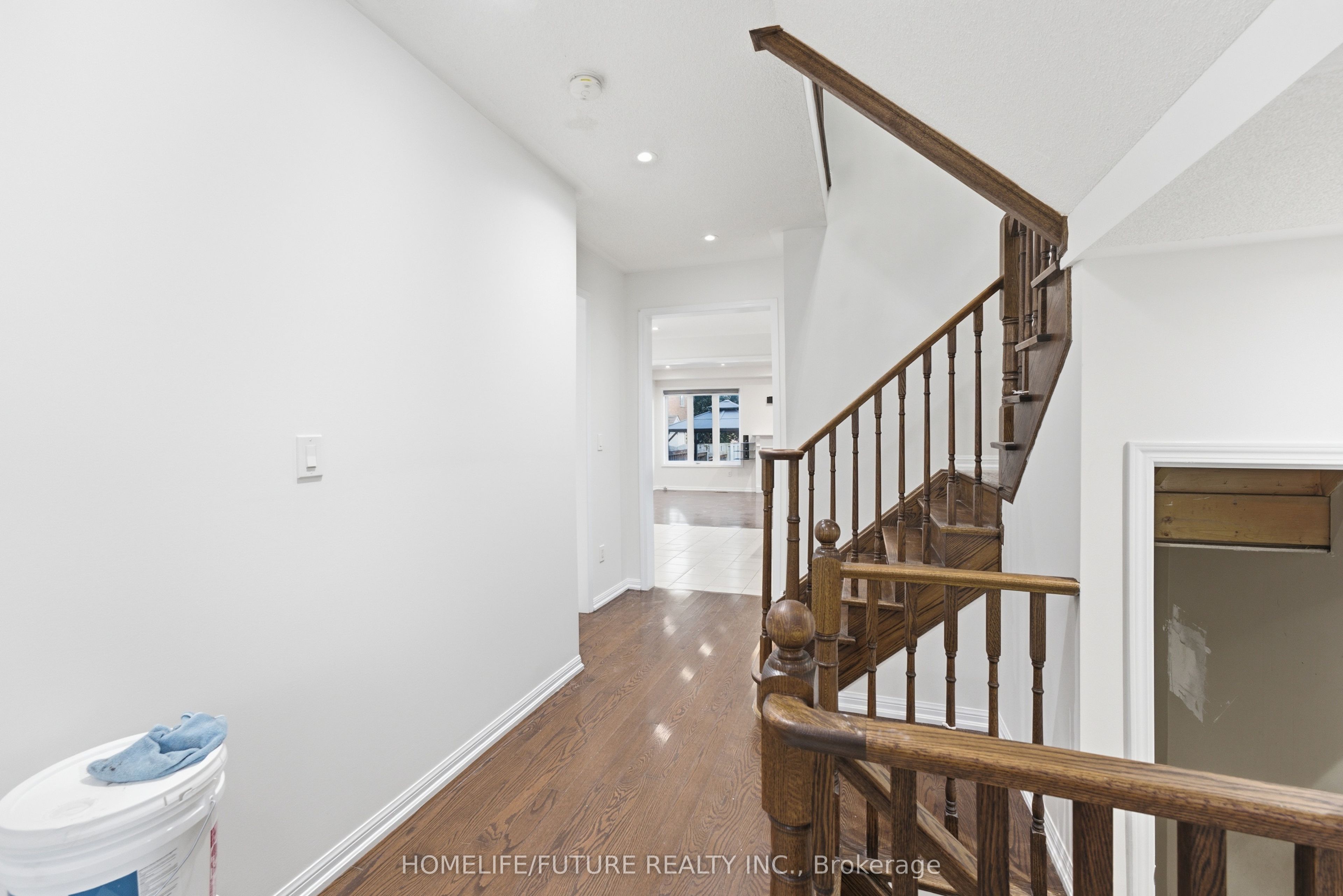 7 Beverton Crescent, Ajax, ON L1T 0L8 photo 5