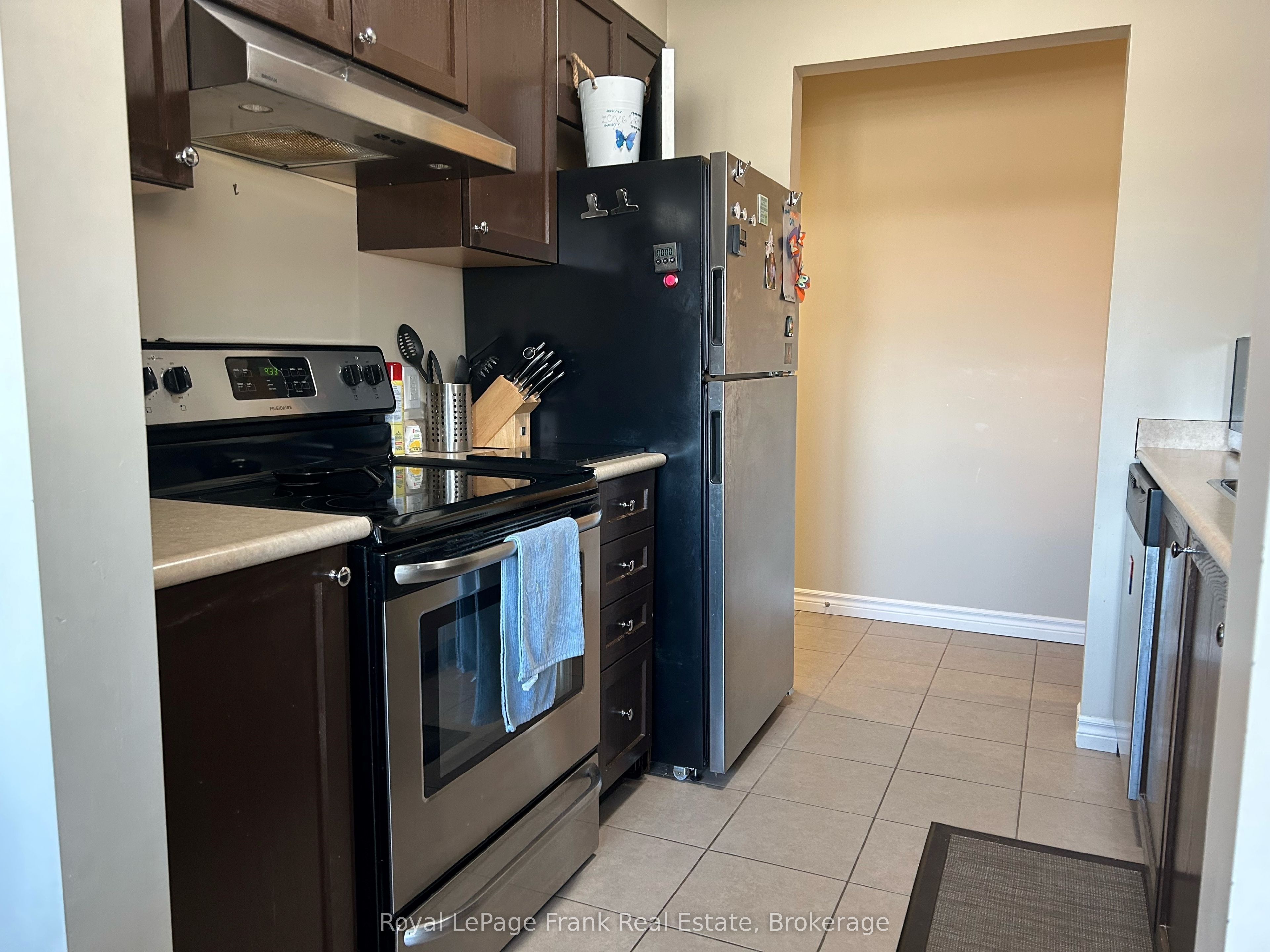 1418 Simcoe Street S 3, Oshawa, ON L1H 4M4 photo 4