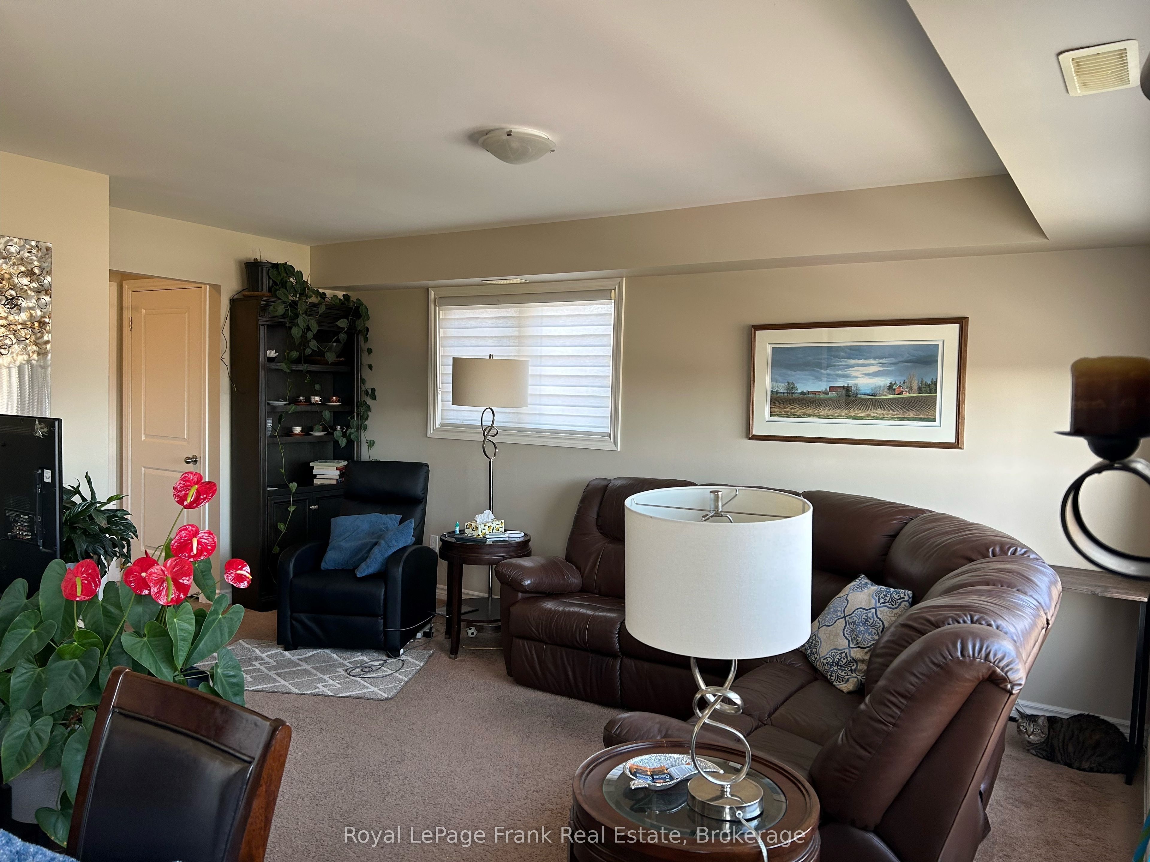 1418 Simcoe Street S 3, Oshawa, ON L1H 4M4 photo 5