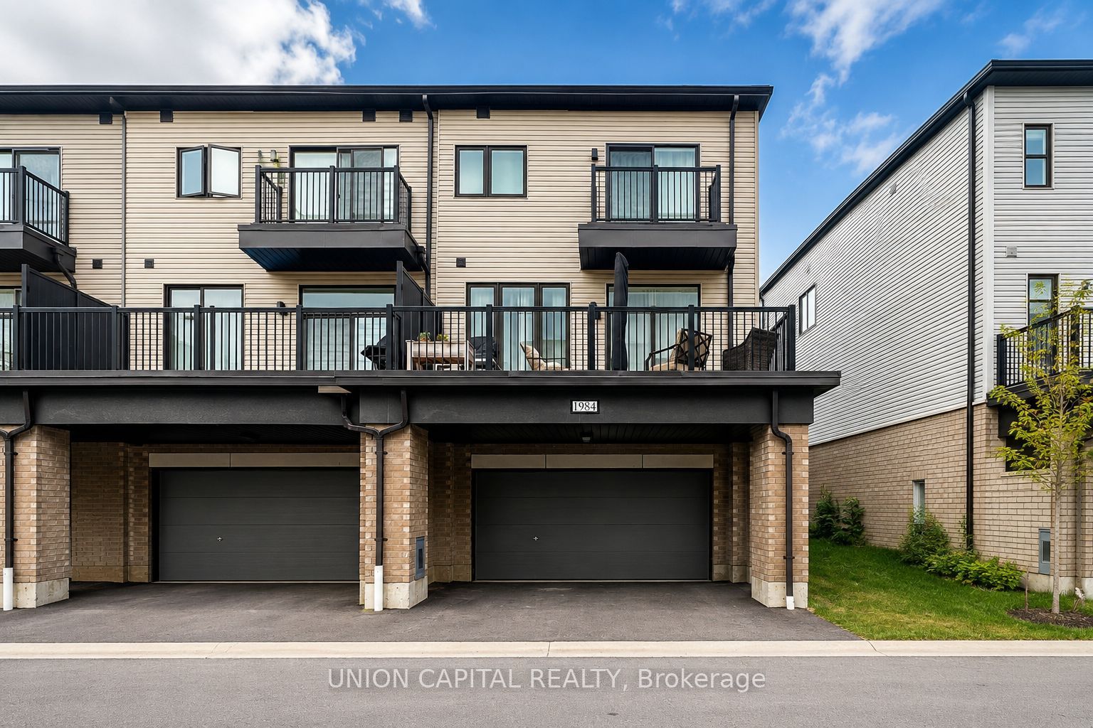 1984 Wilson Road N, Oshawa, ON L1H 7K5