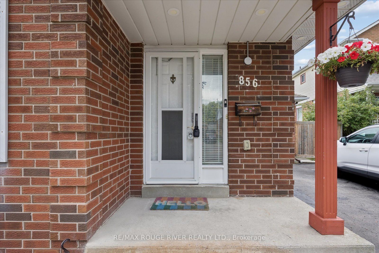 856 Meadowhill Court, Oshawa, ON L1K 1X5 photo 3