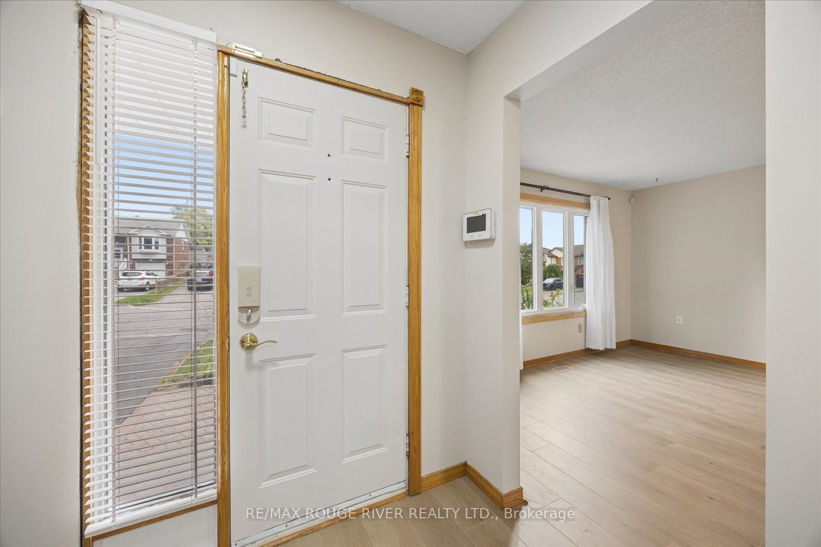 856 Meadowhill Court, Oshawa, ON L1K 1X5 photo 4