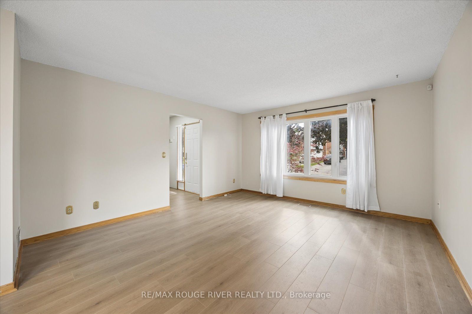 856 Meadowhill Court, Oshawa, ON L1K 1X5 photo 5