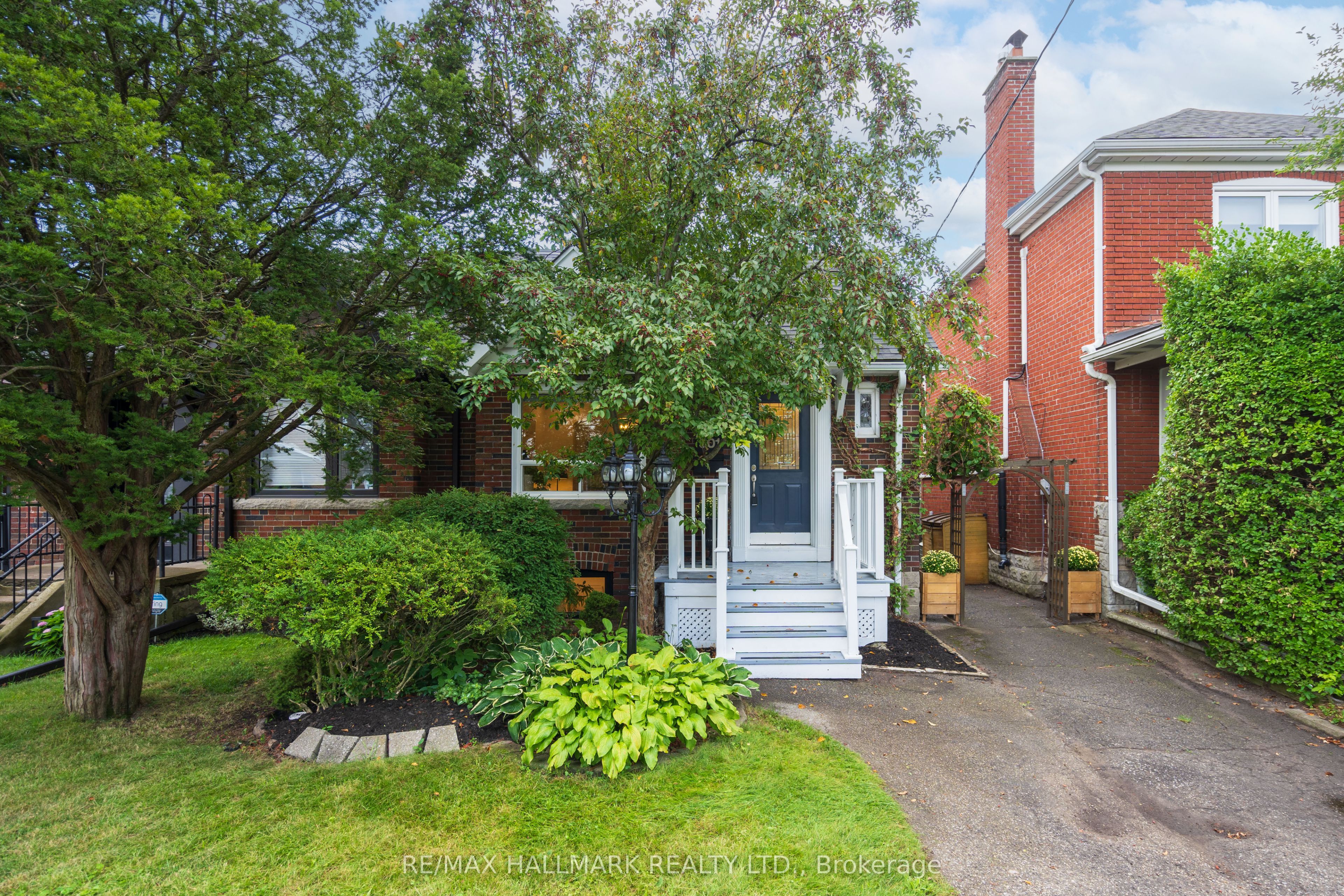 501 Sammon Avenue, Toronto, ON M4J 2B3 photo 2