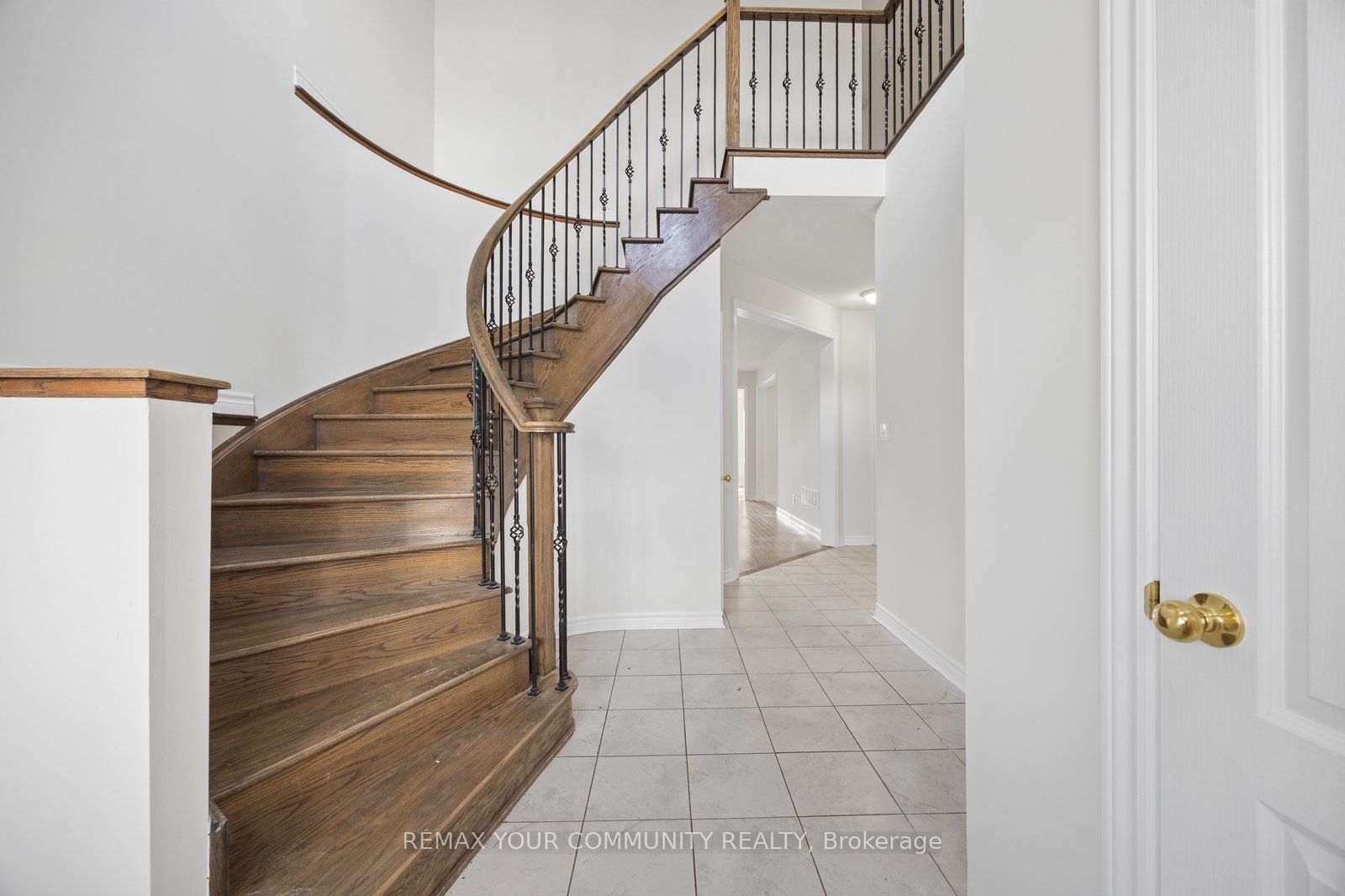 905 Greenhill Avenue, Oshawa, ON L1K 0X9 photo 4