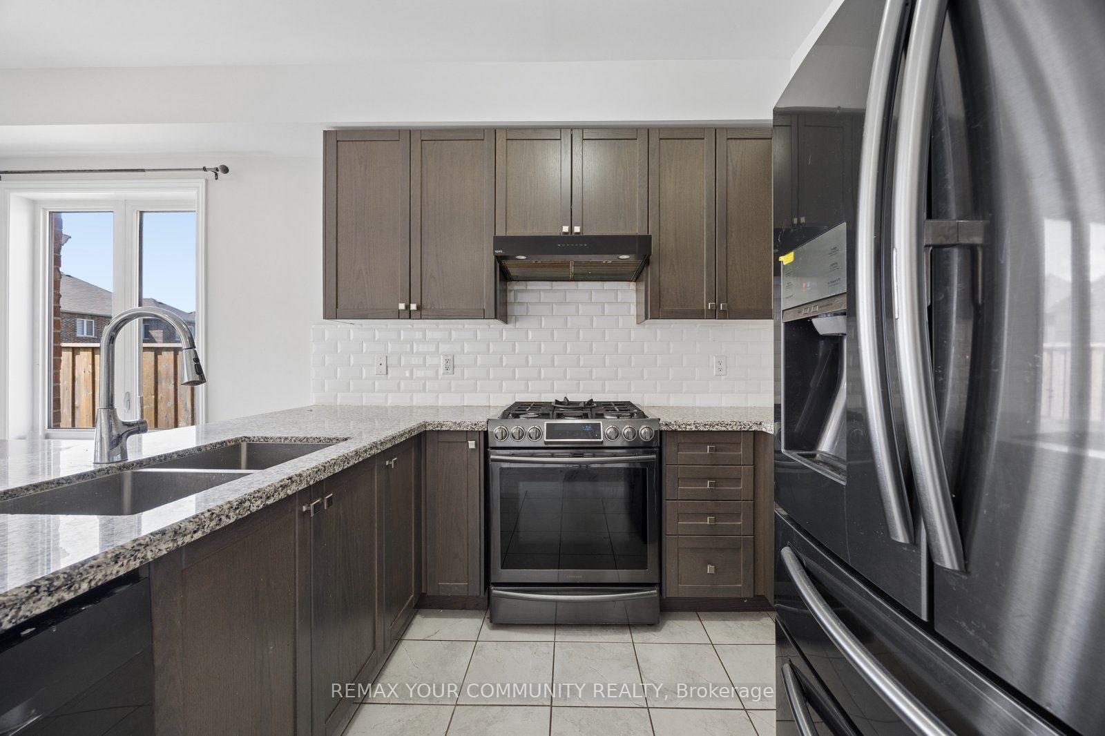 905 Greenhill Avenue, Oshawa, ON L1K 0X9 photo 5