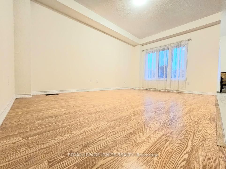 25 Jack Potts Way, Clarington, ON L1E 0E8 photo 4