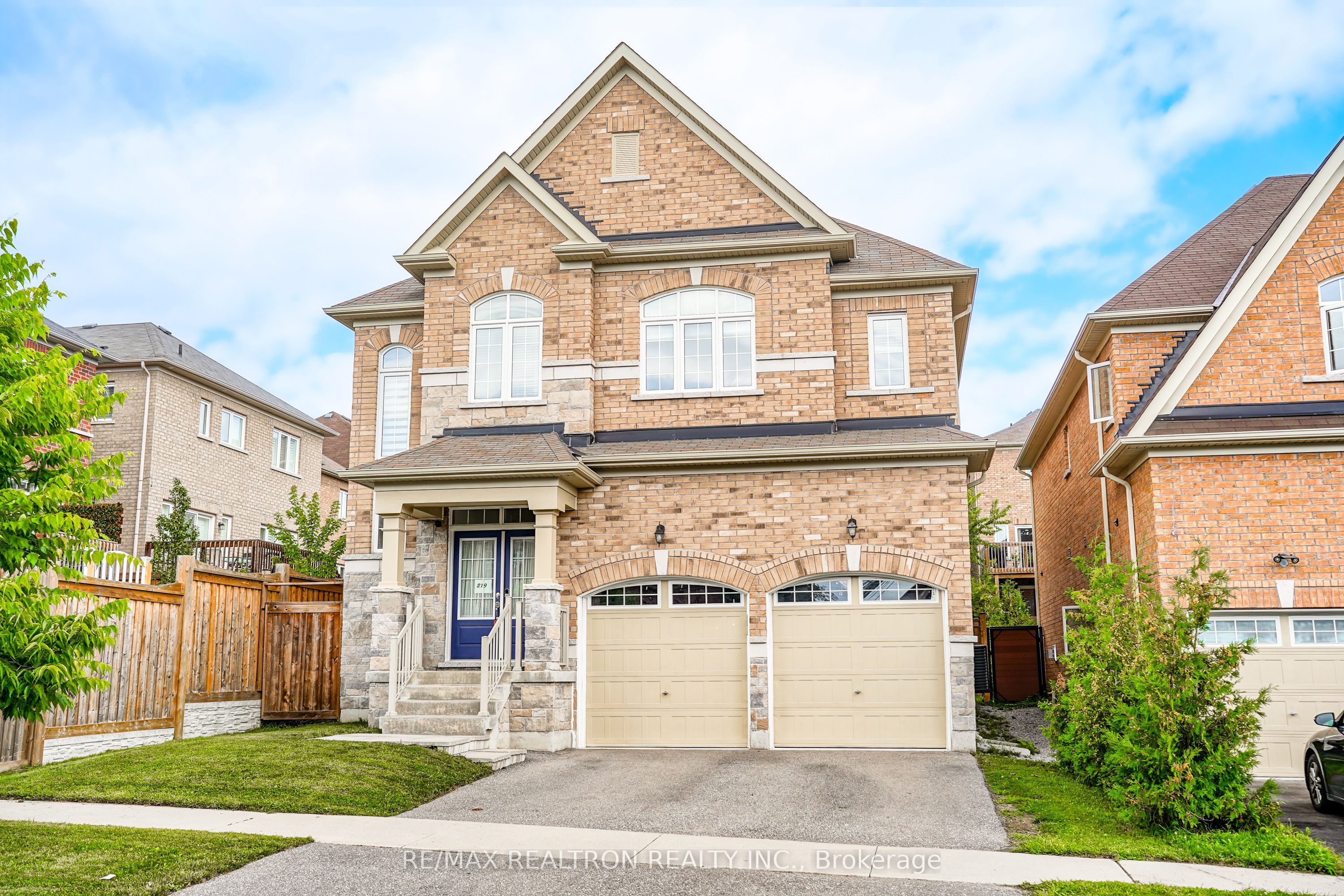 219 Lyle Drive, Clarington, ON L1C 0V6
