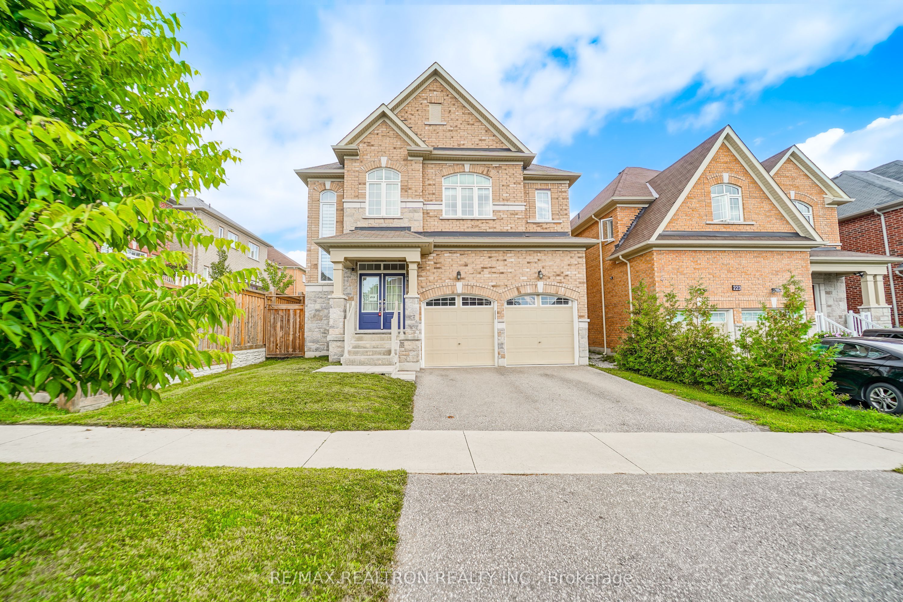 219 Lyle Drive, Clarington, ON L1C 0V6 photo 3