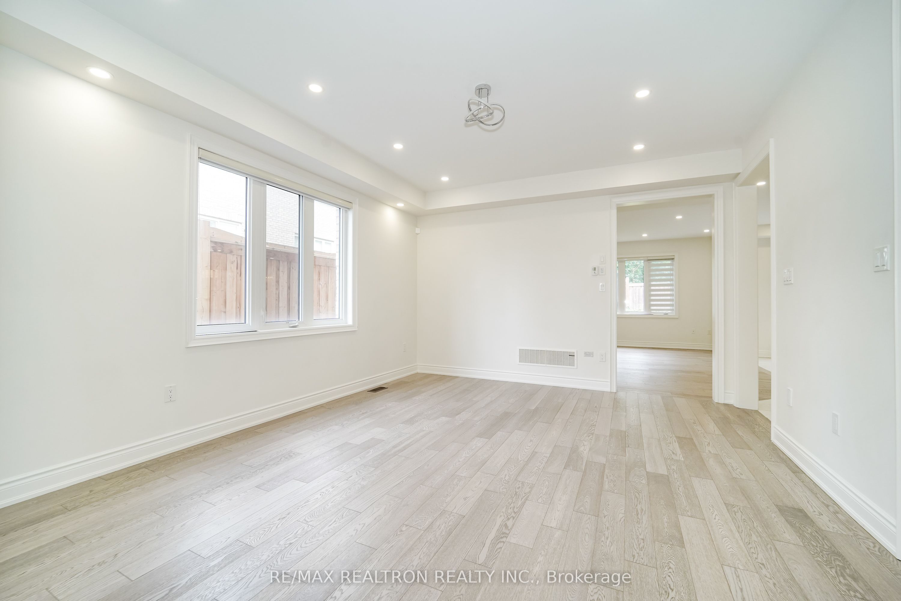 219 Lyle Drive, Clarington, ON L1C 0V6 photo 5