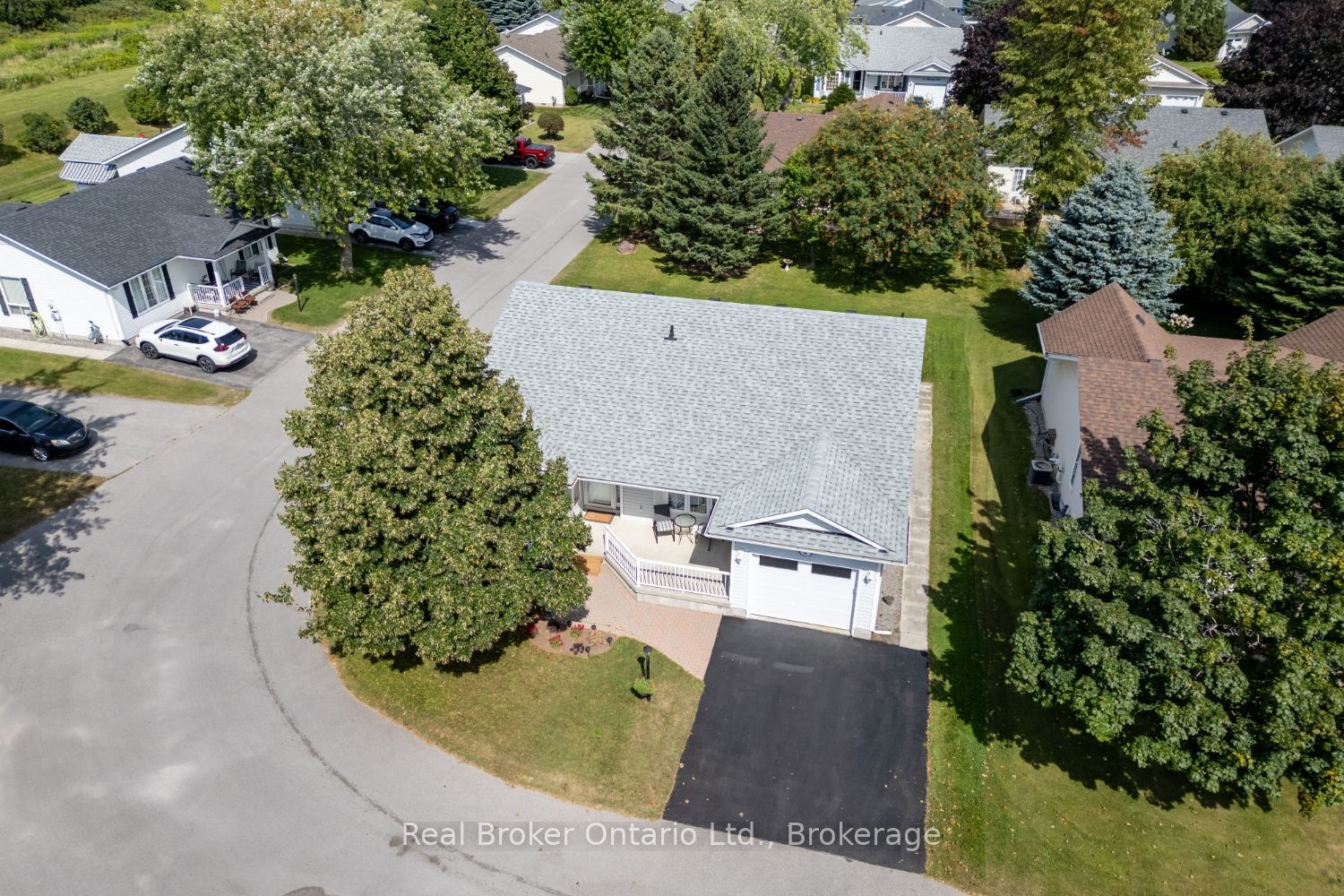 10 Niagara Trail, Clarington, ON L1B 1A2 photo 3