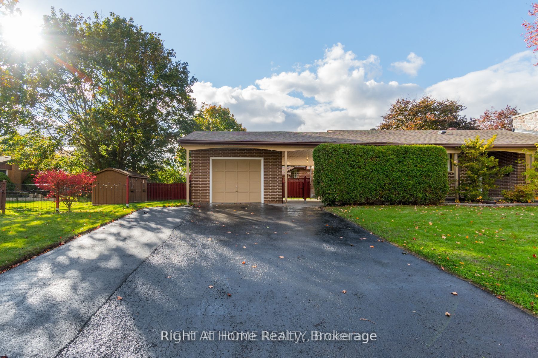 899 Florell Drive, Oshawa, ON L1H 6W3 photo 2