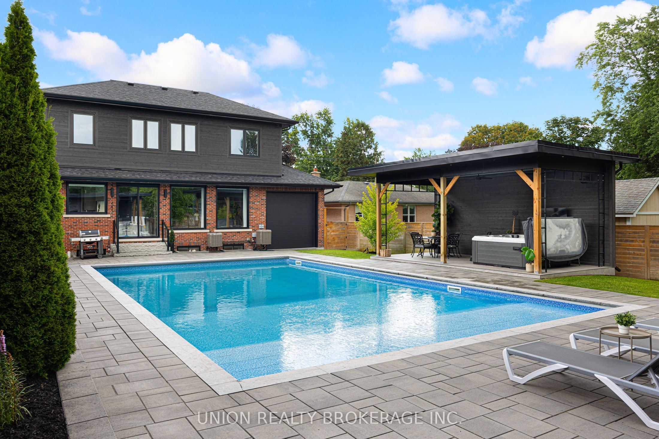 400 Rouge Hills Drive, Toronto, ON M1C 2Z5