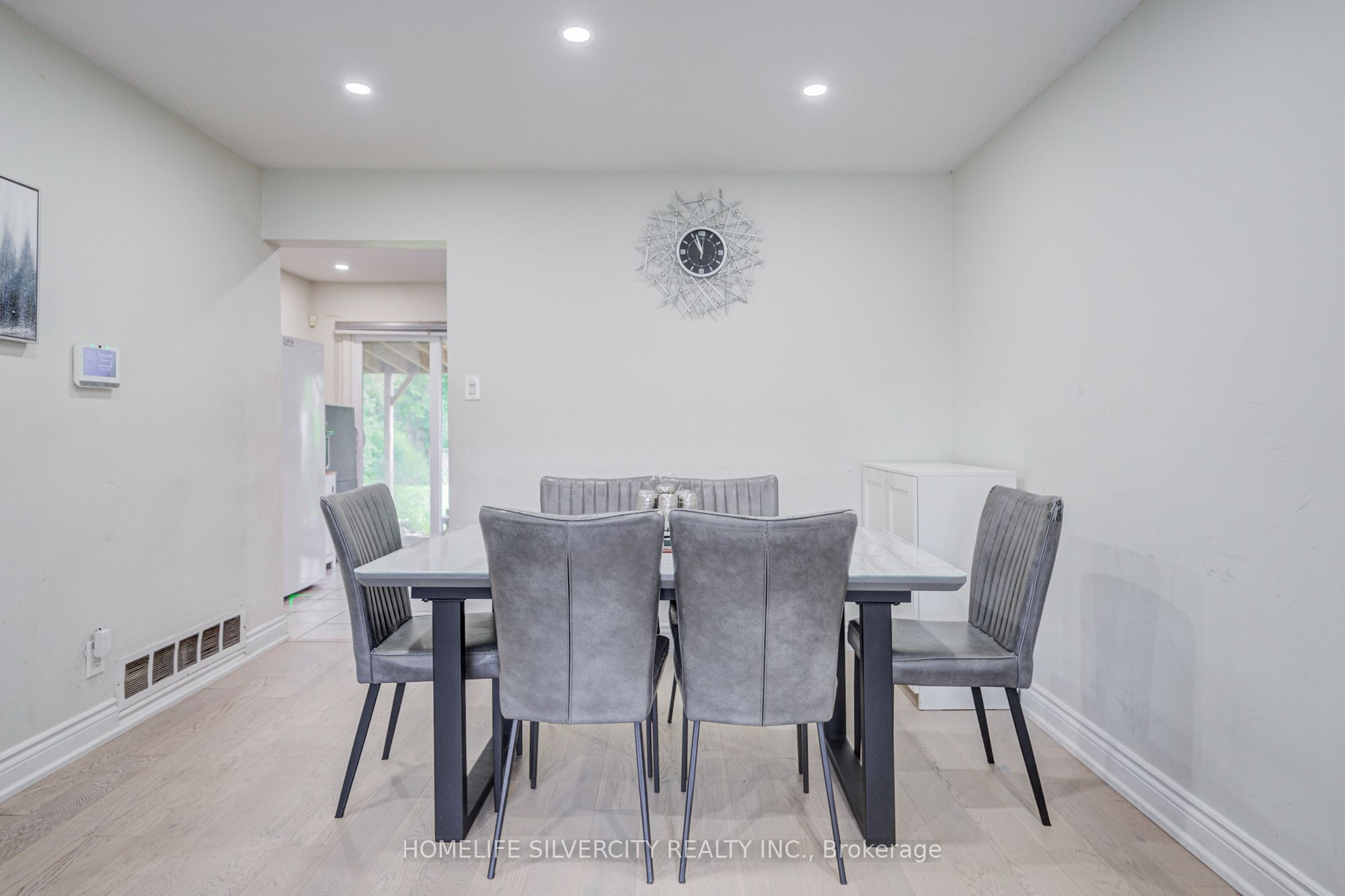 160 Purvis Crescent, Toronto, ON M1B 1H9 photo 3