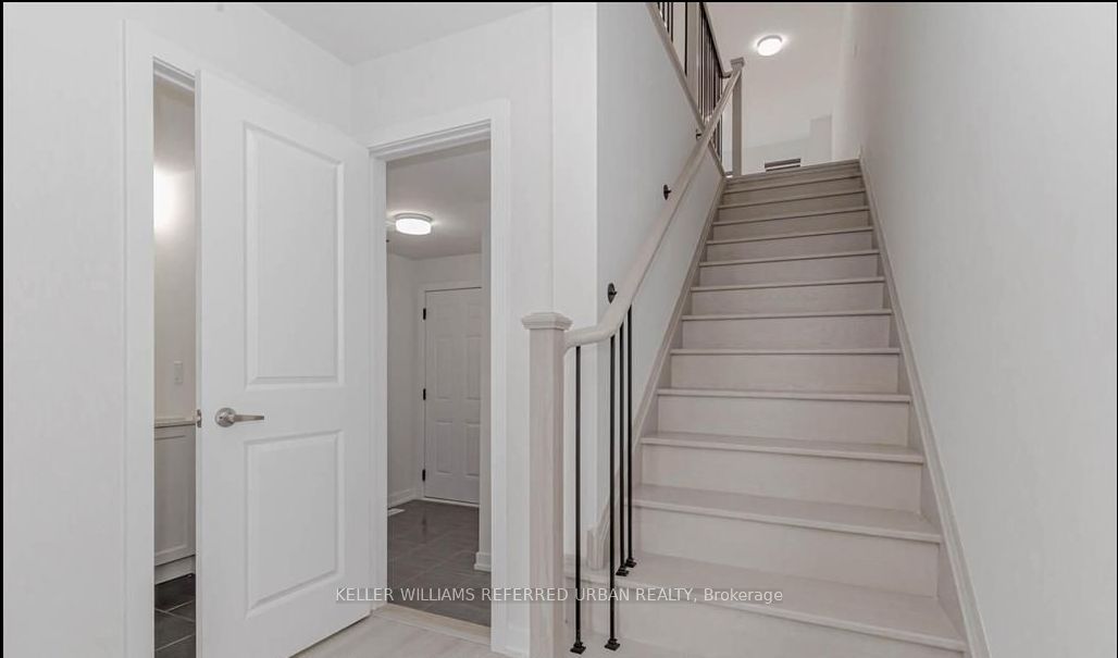 1579 Midland Avenue, Toronto, ON M1P 3C1 photo 4