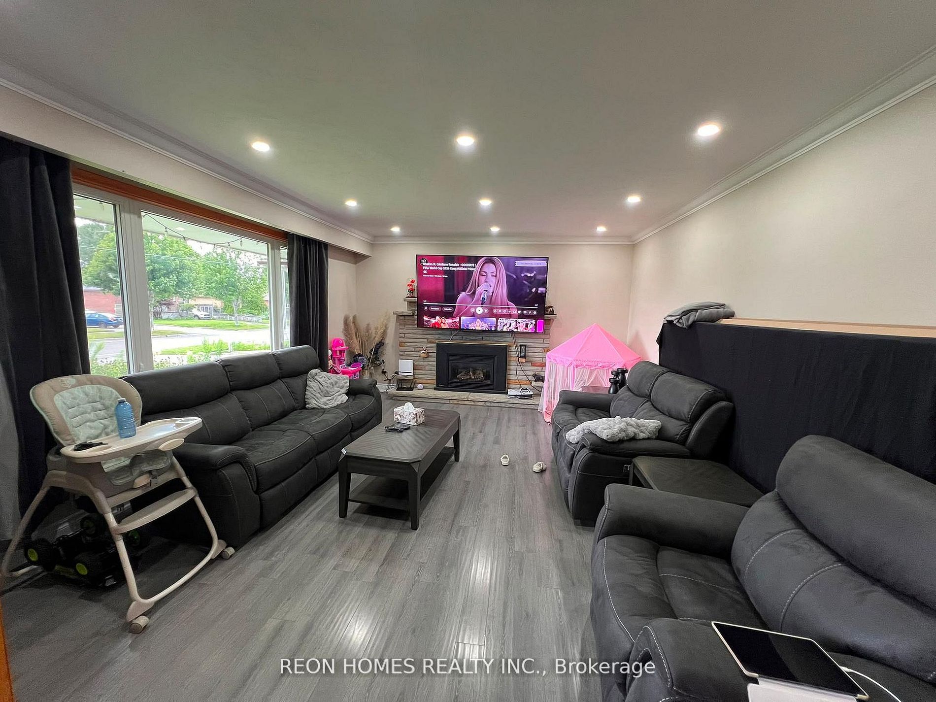 317 FAREWELL Street, Oshawa, ON L1H 6L8 photo 3