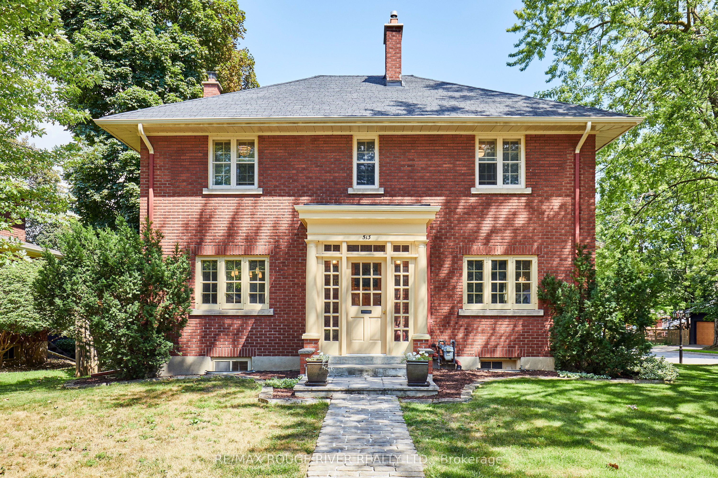 513 Centre Street S, Whitby, ON L1N 4W5