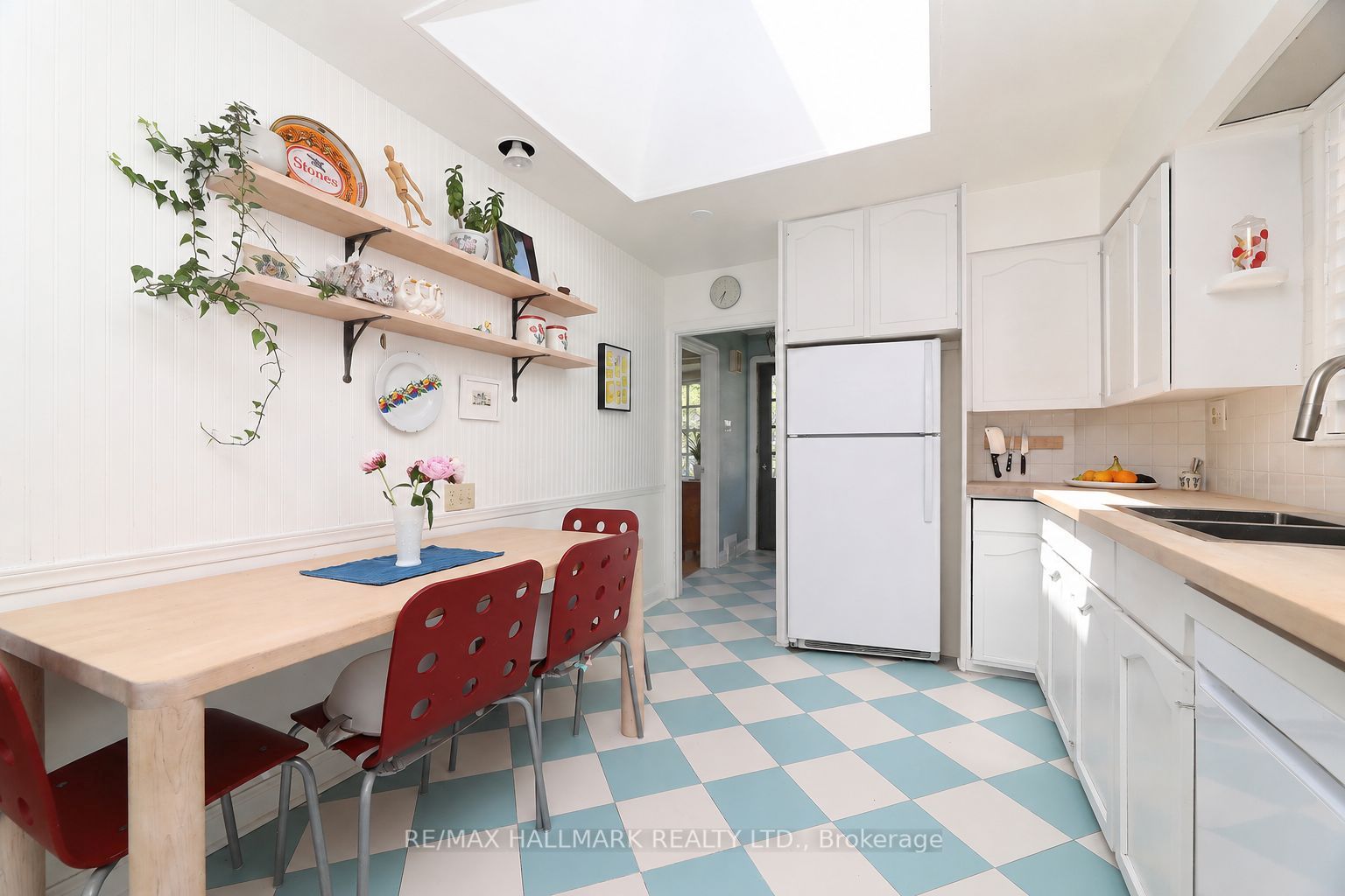 33 Stag Hill Drive, Toronto, ON M4B 1K8 photo 3
