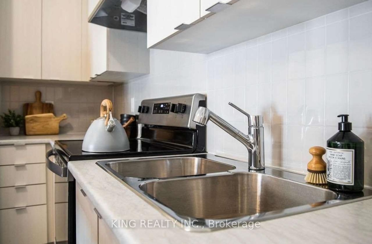 1525 Kingston Road W 411, Pickering, ON L1V 0E9 photo 3