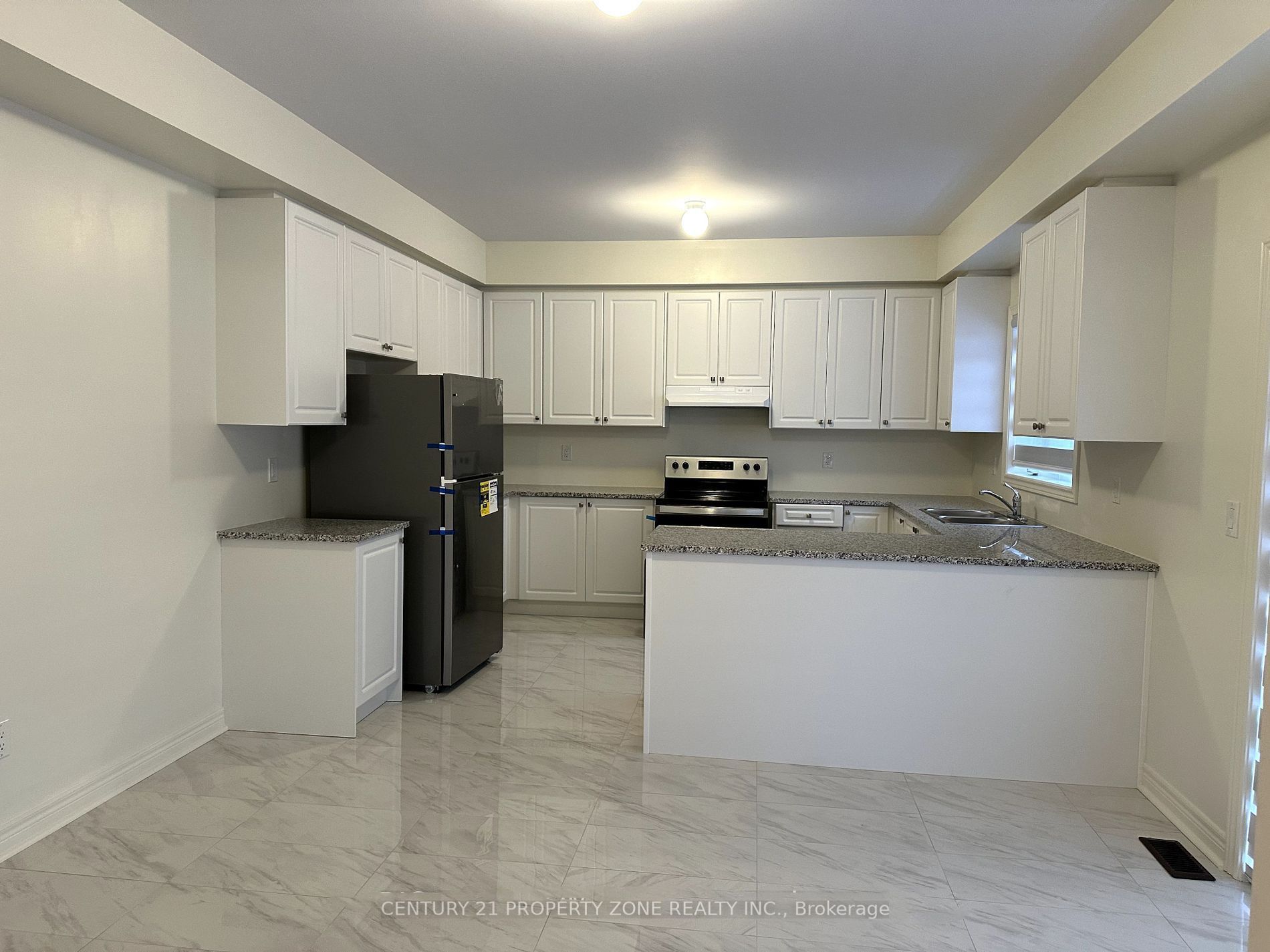 648 Fleetwood Drive, Oshawa, ON L1K 0A2 photo 5