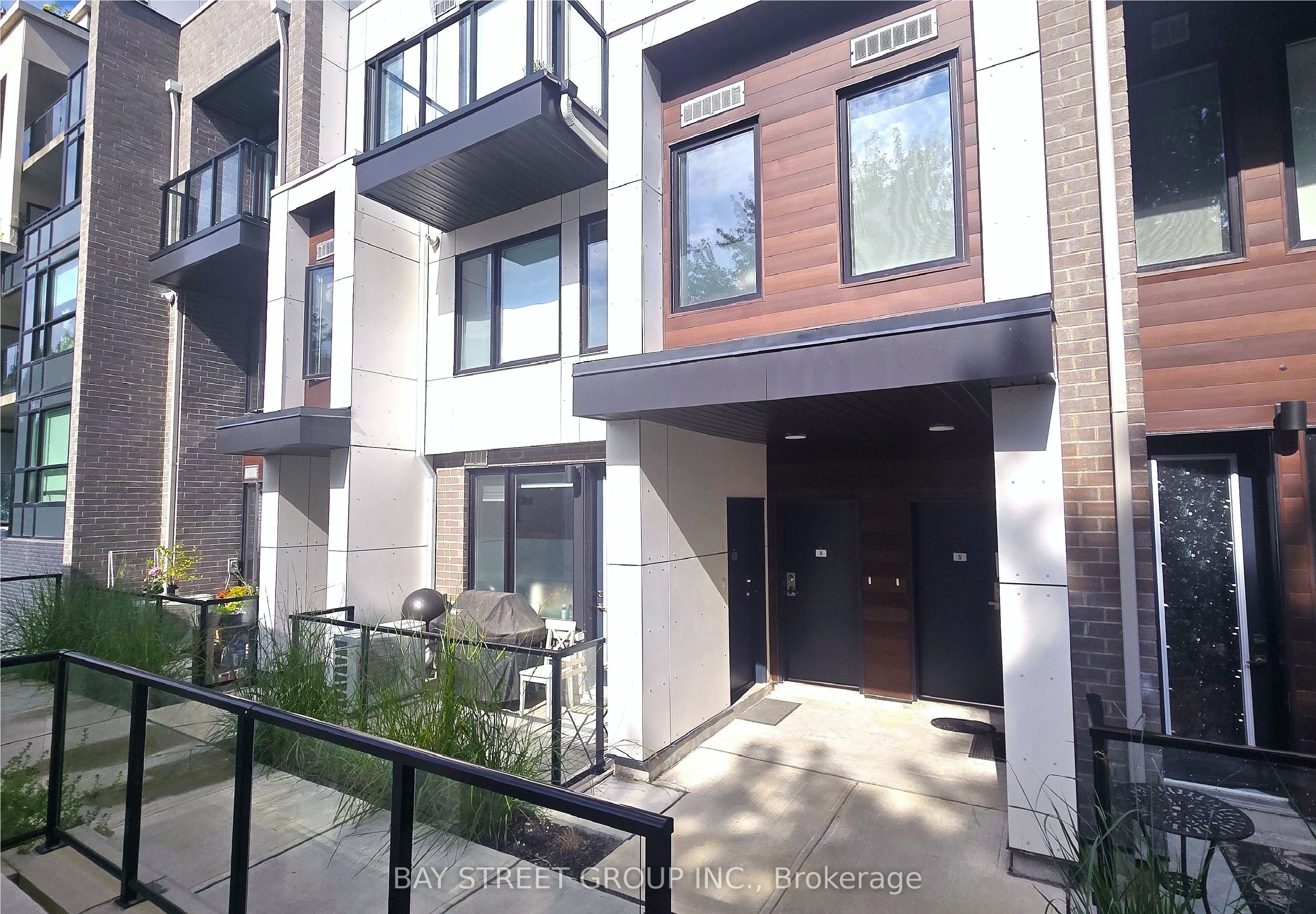 1475 O'Connor Drive 3, Toronto, ON M4B 0A6 photo 3