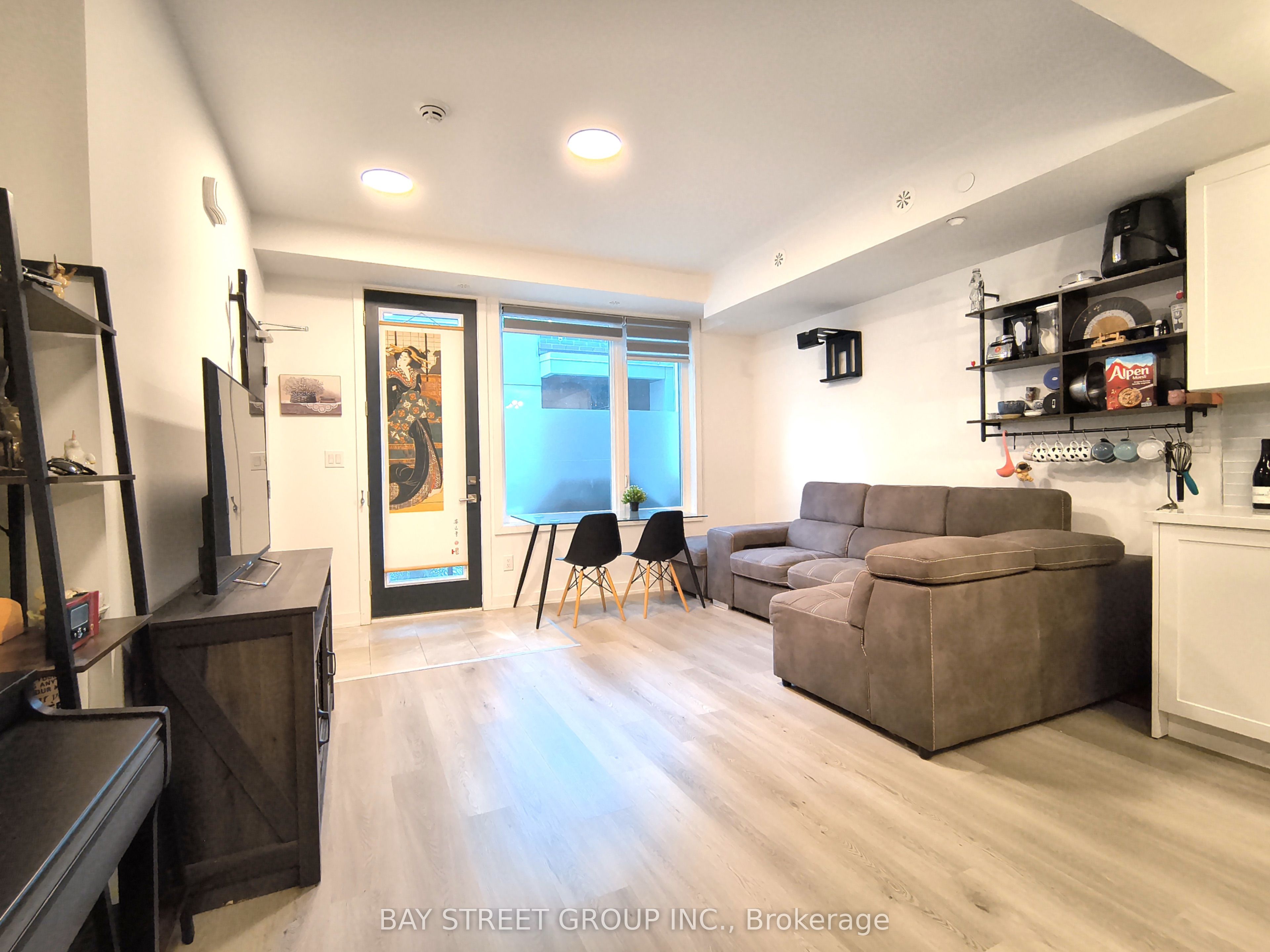 1475 O'Connor Drive 3, Toronto, ON M4B 0A6 photo 4
