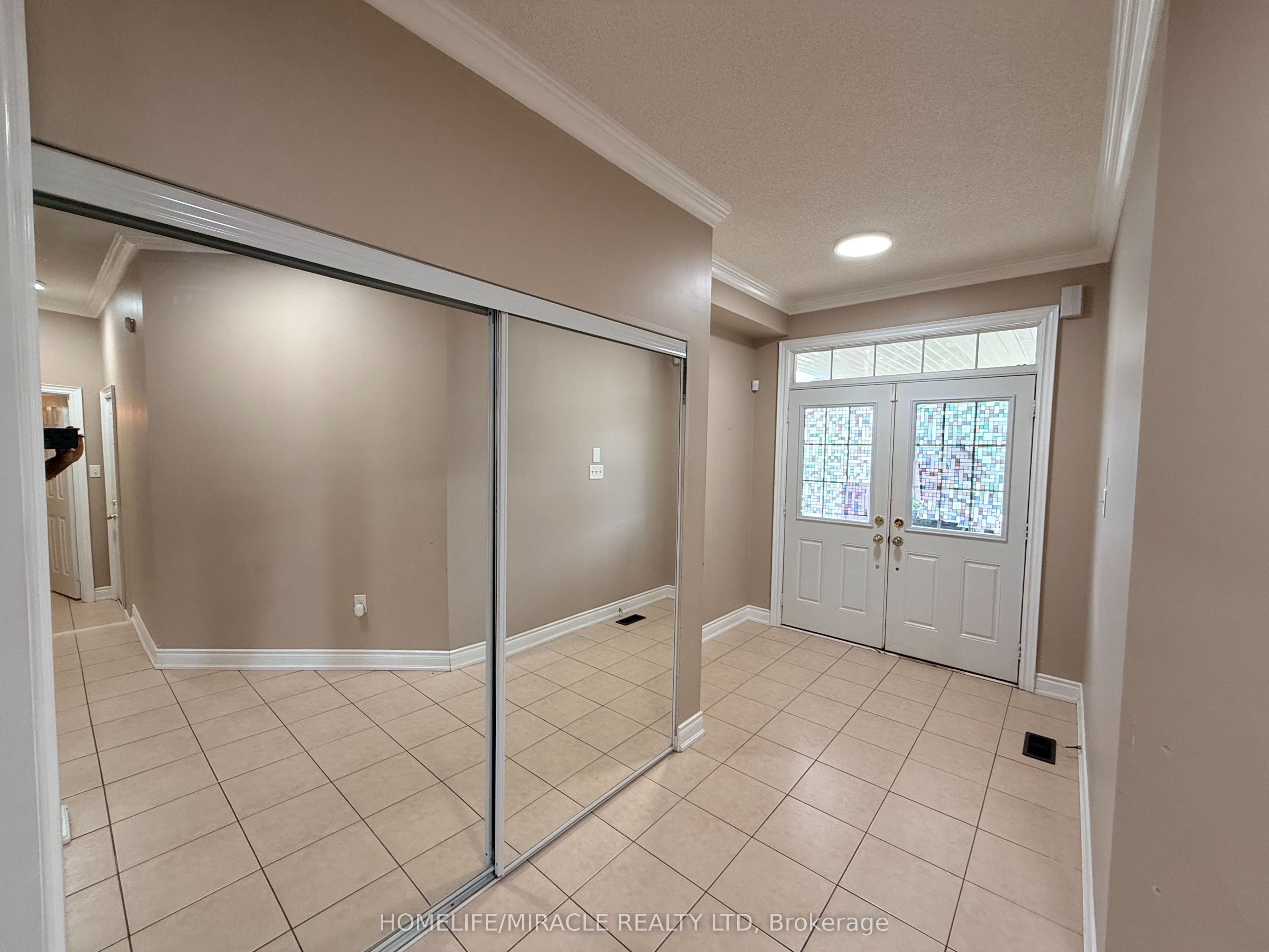 1600 Rockaway Street, Oshawa, ON L1K 0L8 photo 4