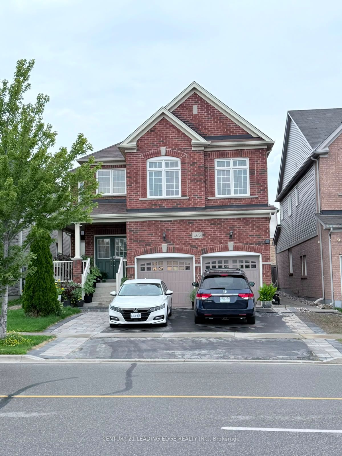 1373 Clearbrook Drive, Oshawa, ON L1K 0G8