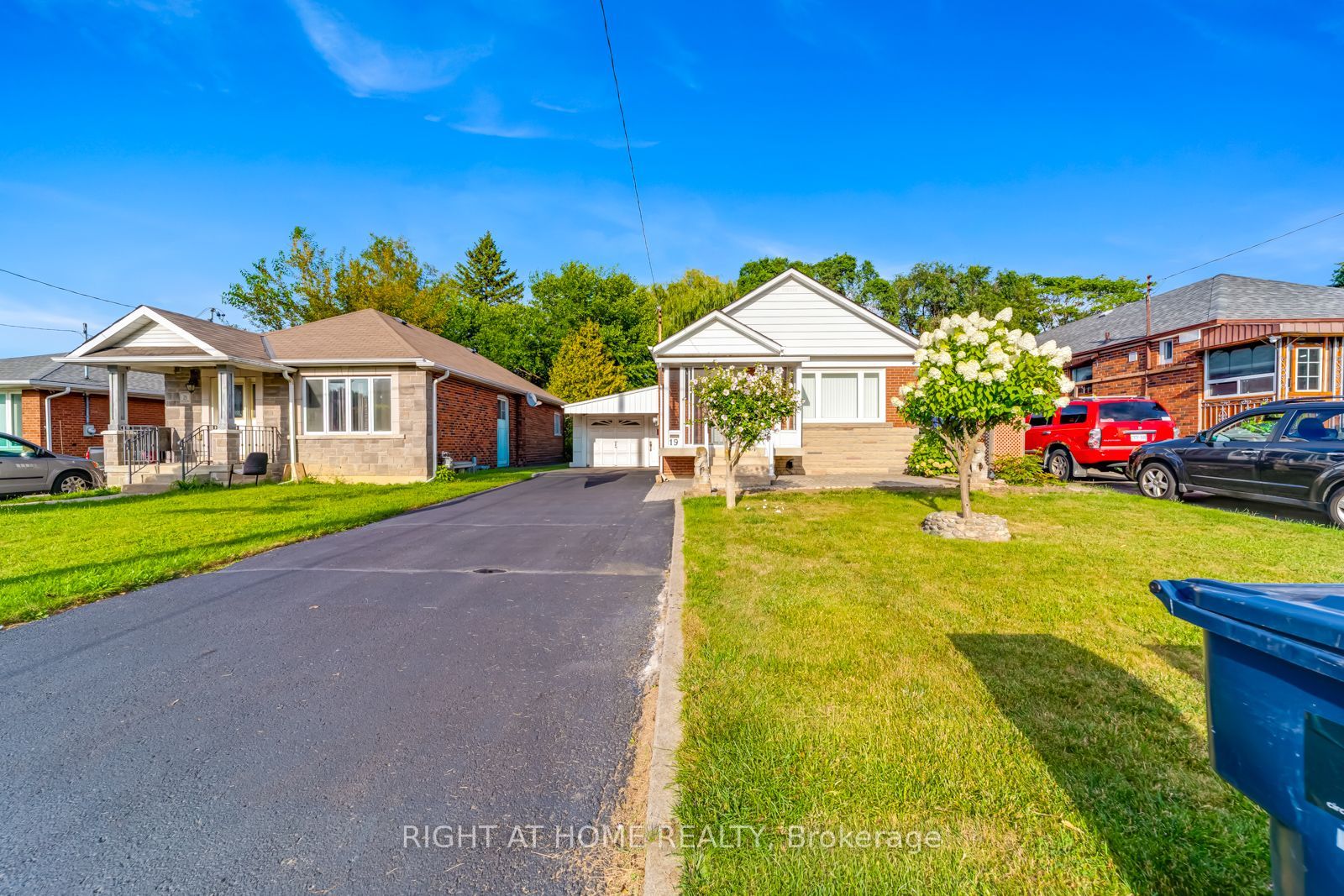 19 Martorino Drive, Toronto, ON M1K 2J1